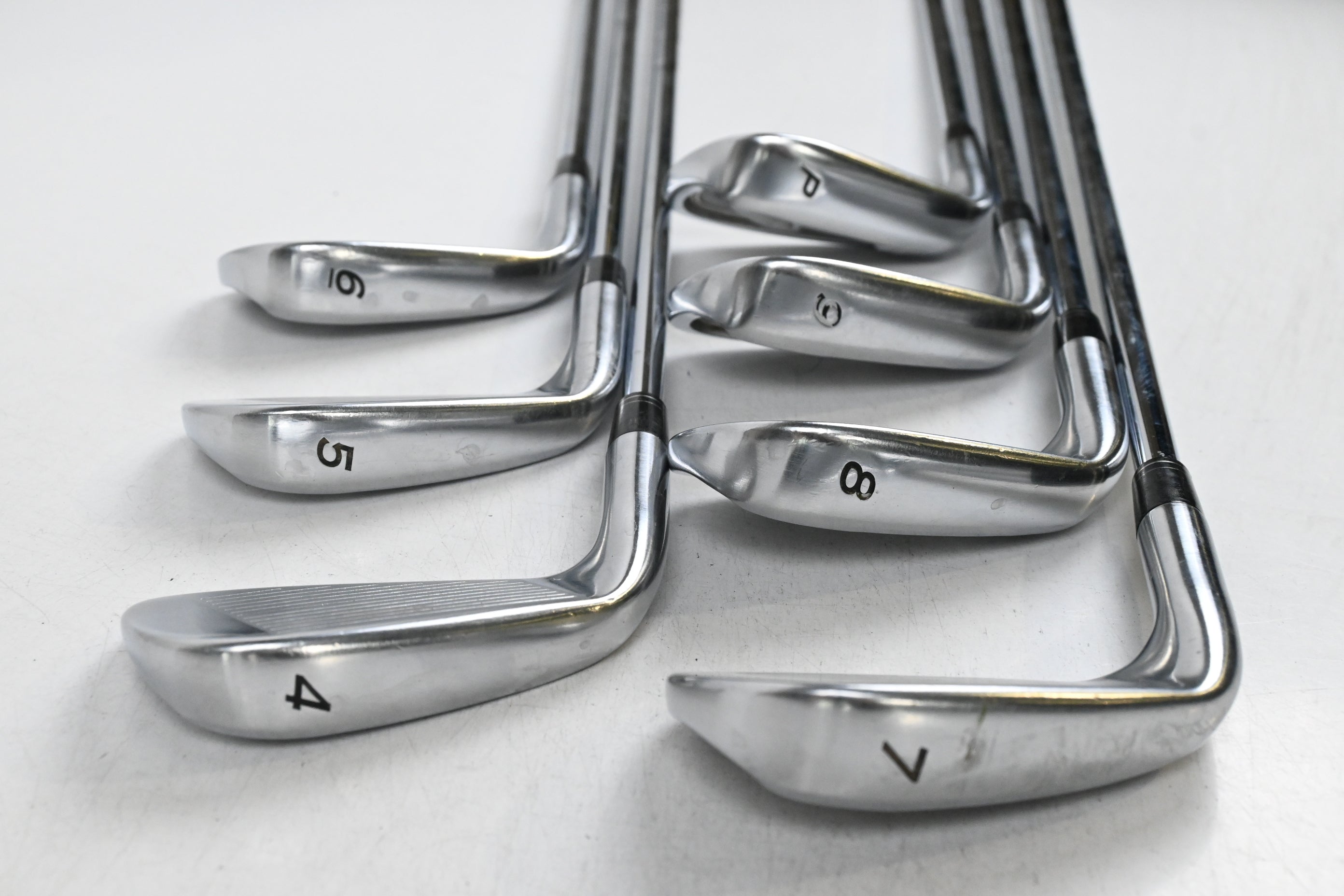 Taylormade Tour Preferred TP 2009 Irons / 4-PW / Regular Flex Dynamic Gold R300