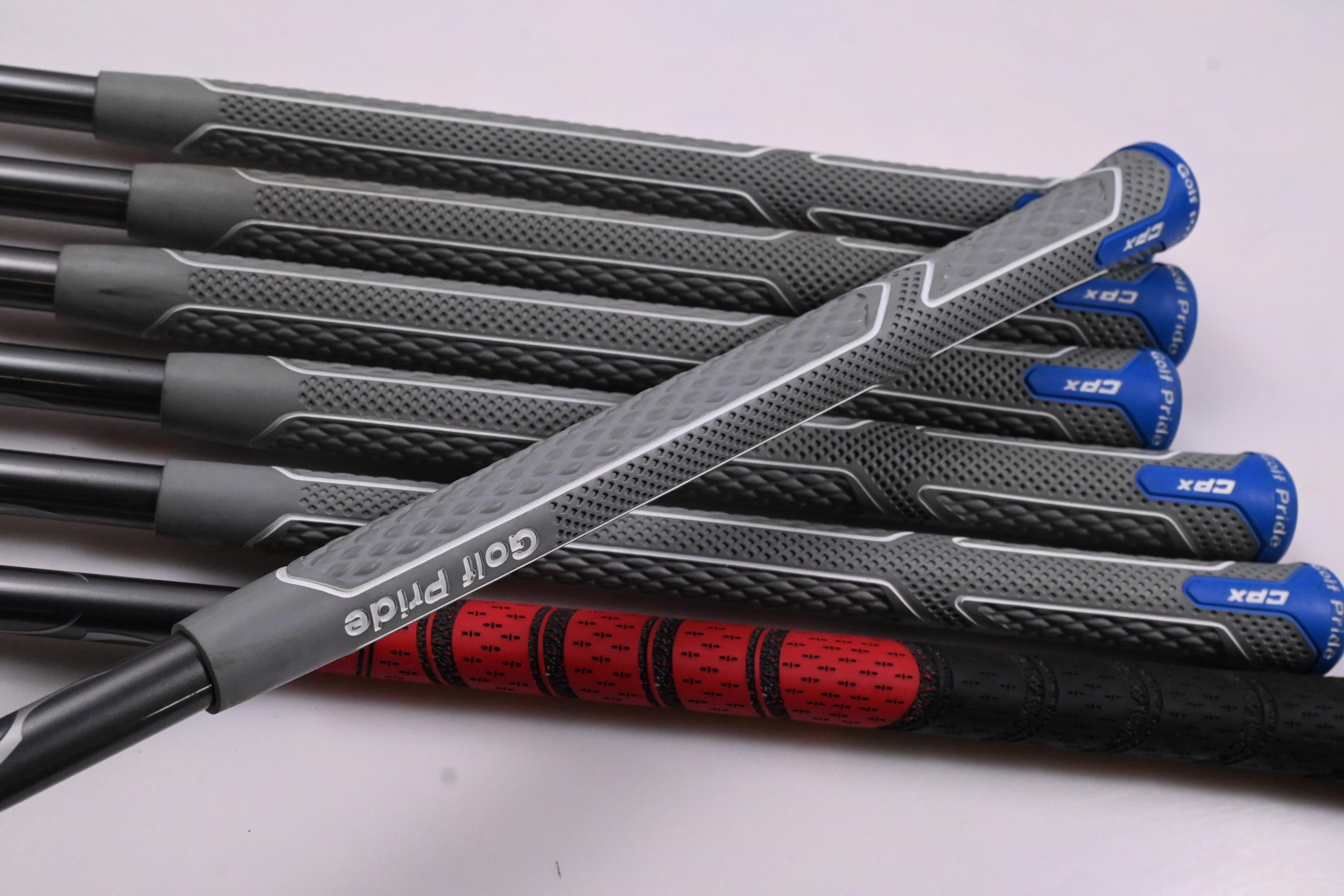Lynx Predator 2017 Irons / 5-PW+SW / Regular Flex Bassara 55 Shafts