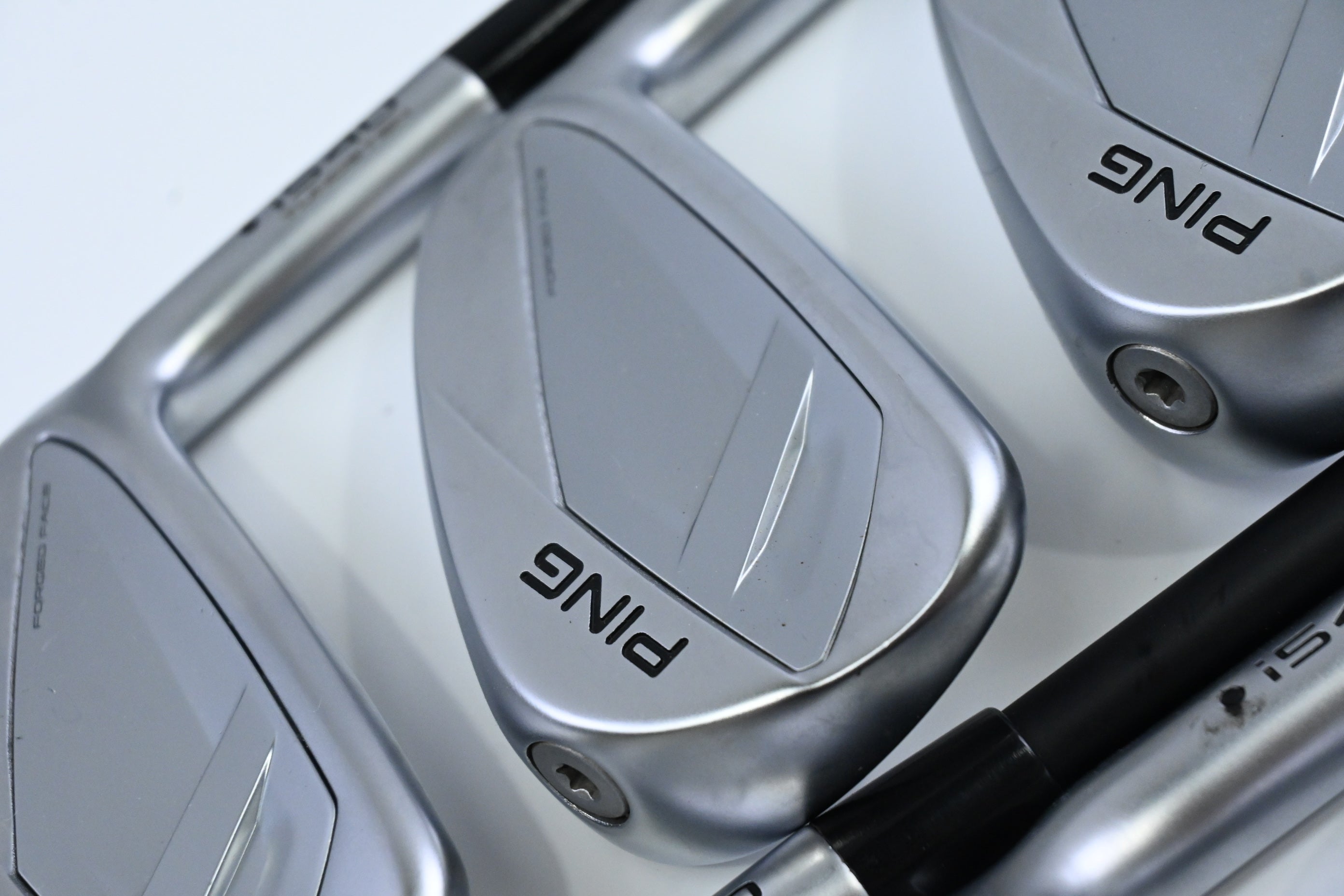Ping i540 Irons / 6-PW+UW / Black Dot / Regular Flex Ping Alta CB Blue Shafts