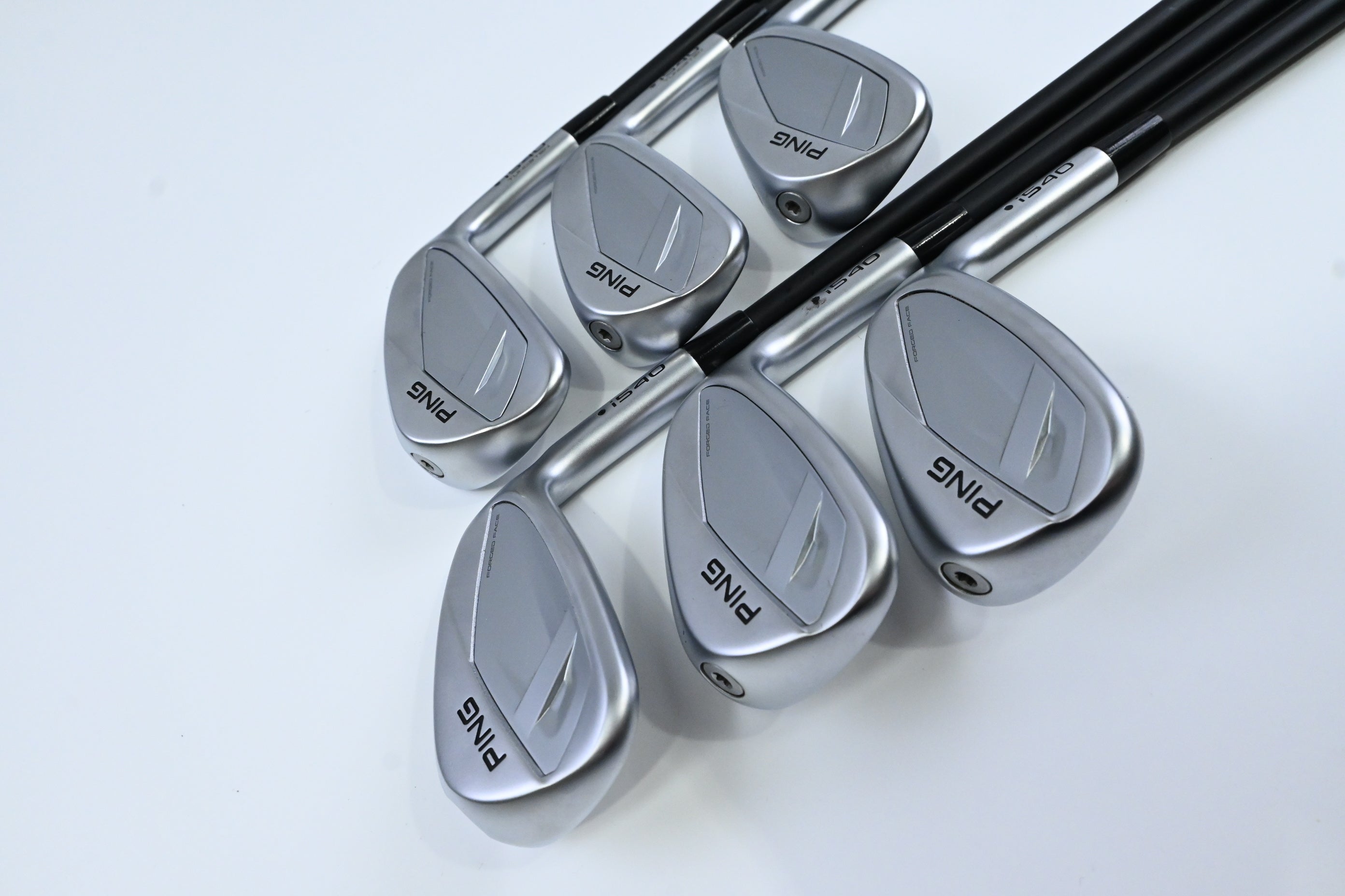 Ping i540 Irons / 6-PW+UW / Black Dot / Regular Flex Ping Alta CB Blue Shafts