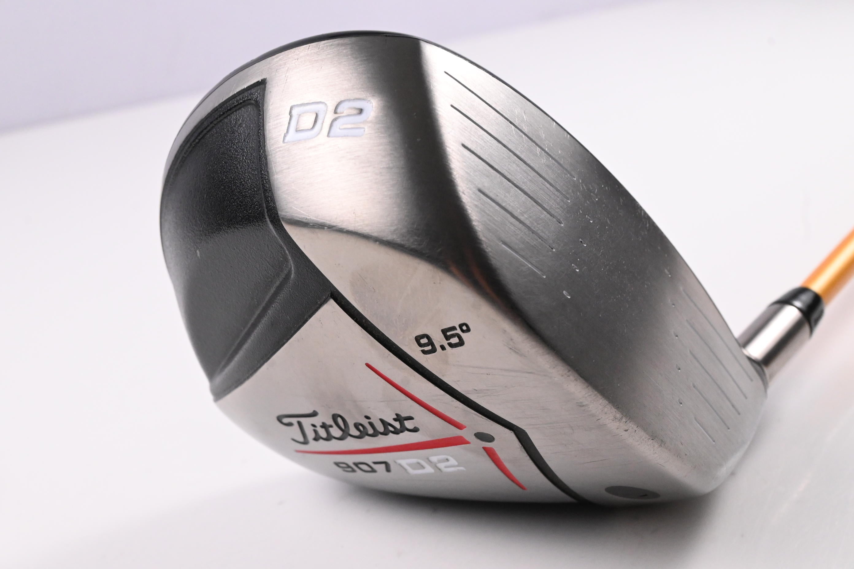 Titleist 907 D2 Driver / 9.5 Degree / Stiff Flex UST ProForce V2 66 Shaft
