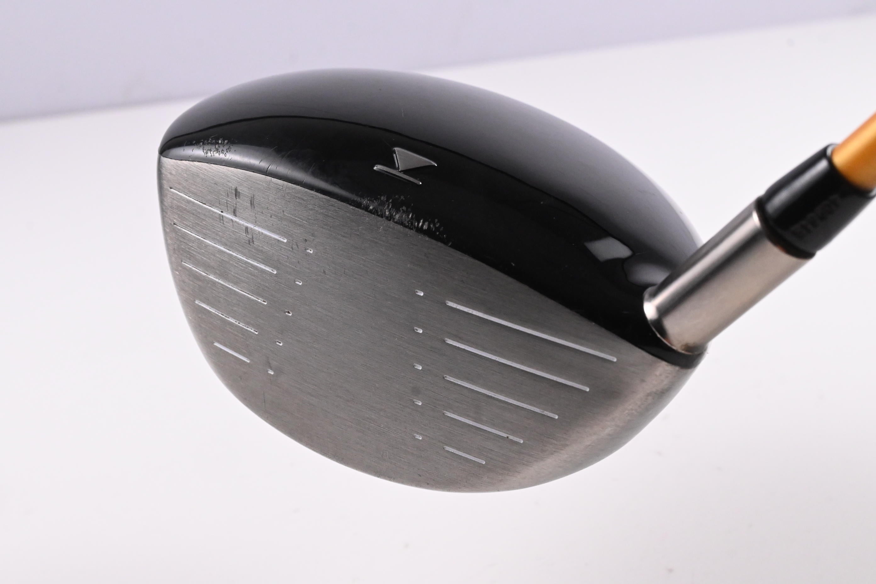 Titleist 907 D2 Driver / 9.5 Degree / Stiff Flex UST ProForce V2 66 Shaft