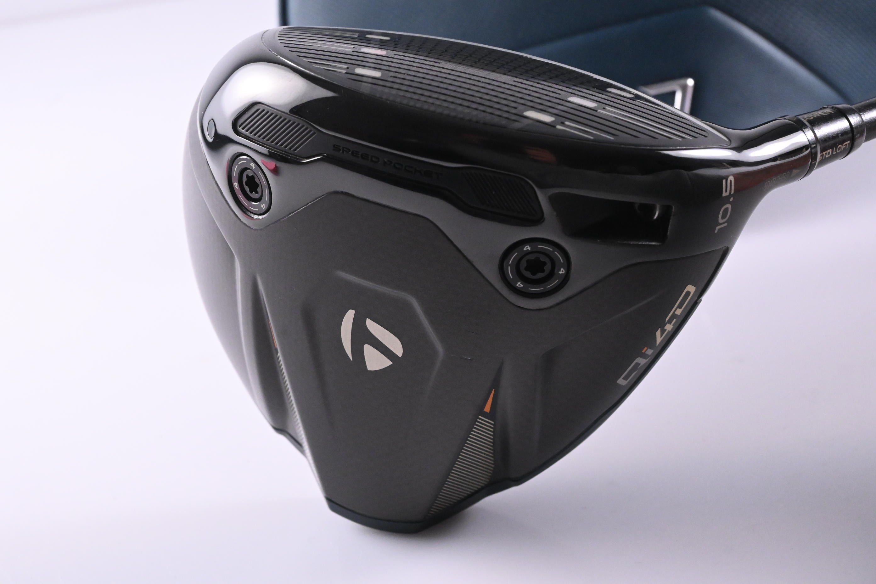 Taylormade Qi4D Driver / 10.5 Degree / Regular Flex Reax White 60 Shaft