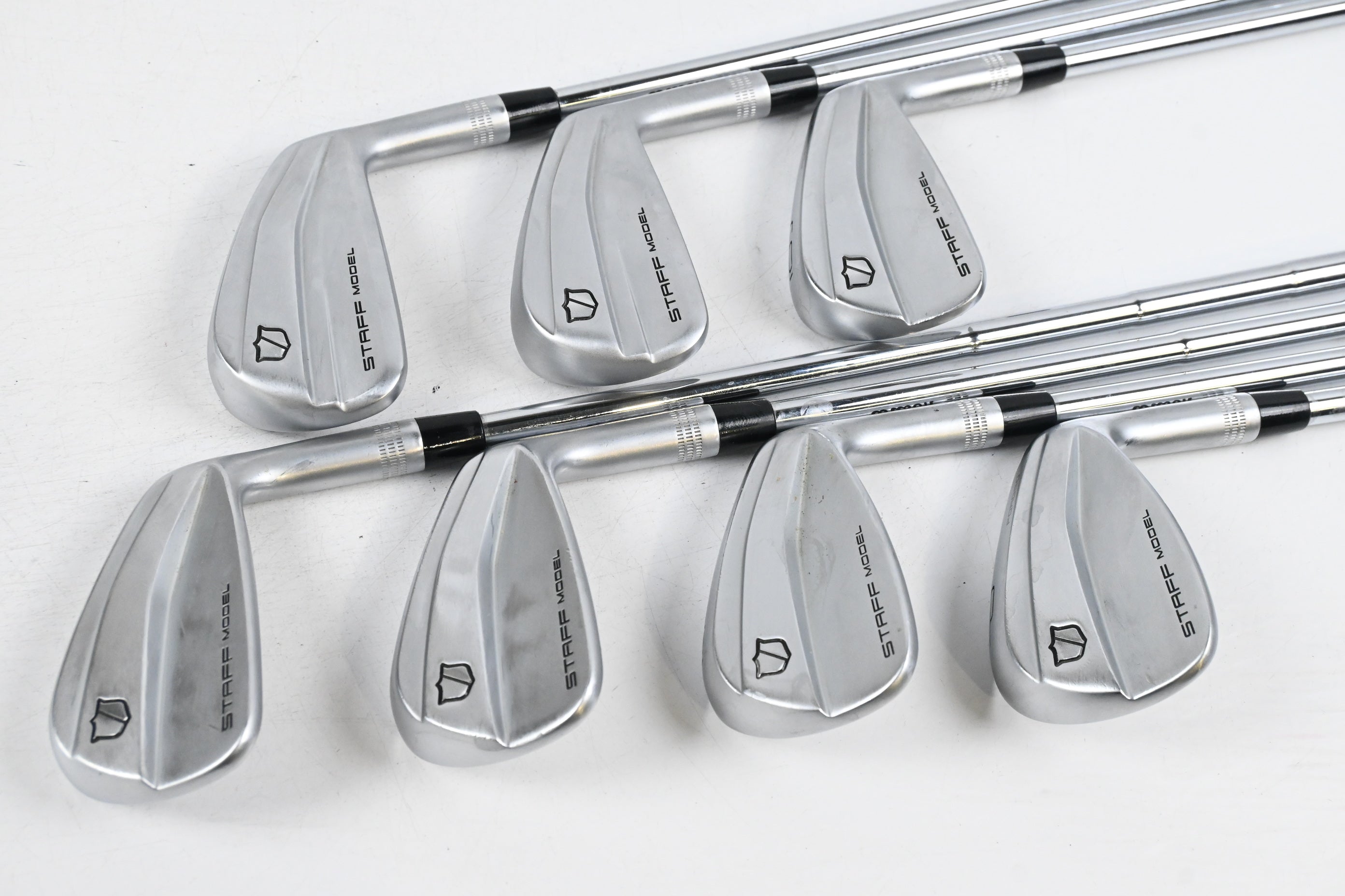 Wilson Staff Model Blade 2026 Irons / 4-PW / Stiff Flex Dynamic Gold MID 115 Shafts