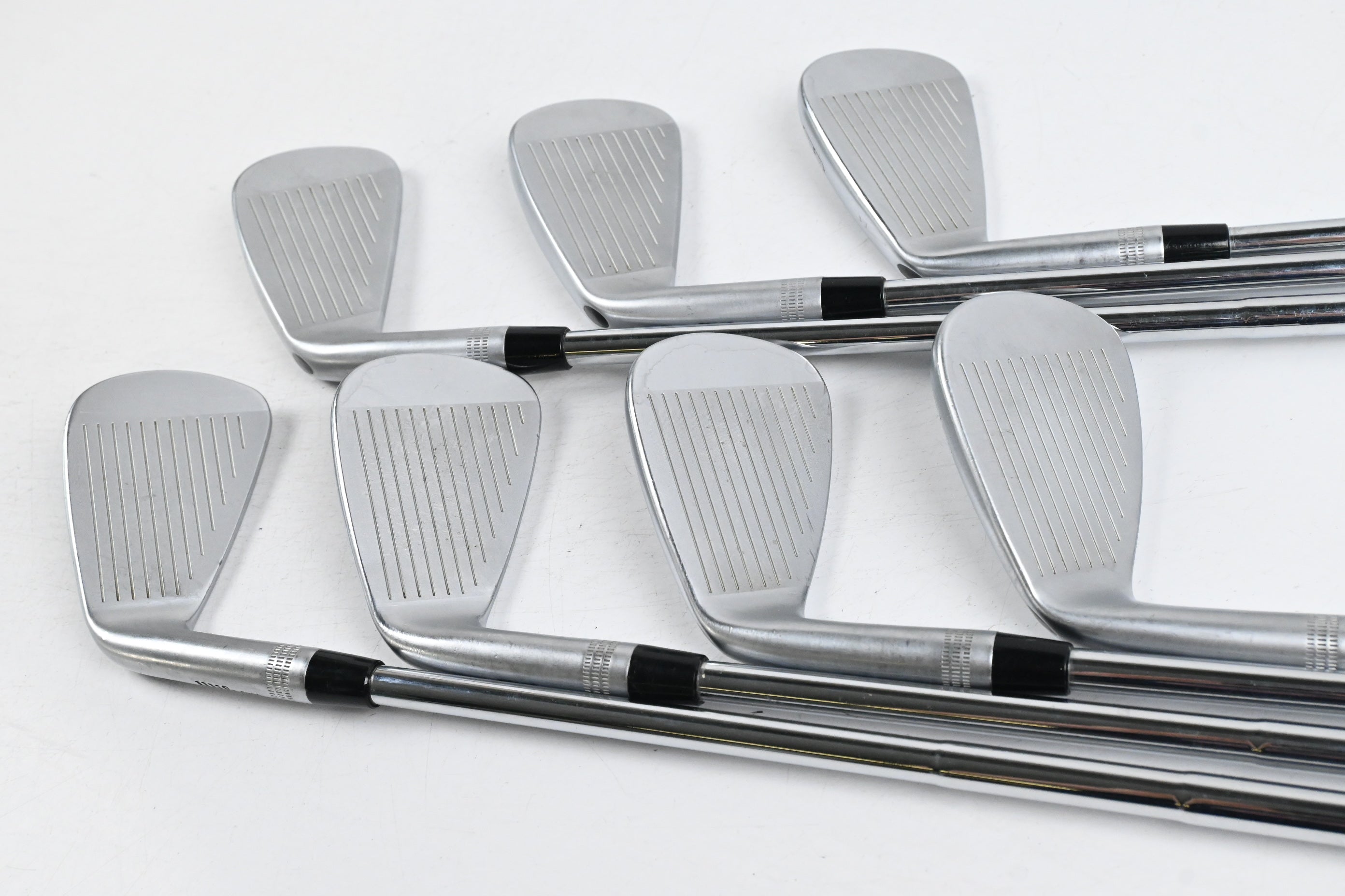 Wilson Staff Model Blade 2026 Irons / 4-PW / Stiff Flex Dynamic Gold MID 115 Shafts
