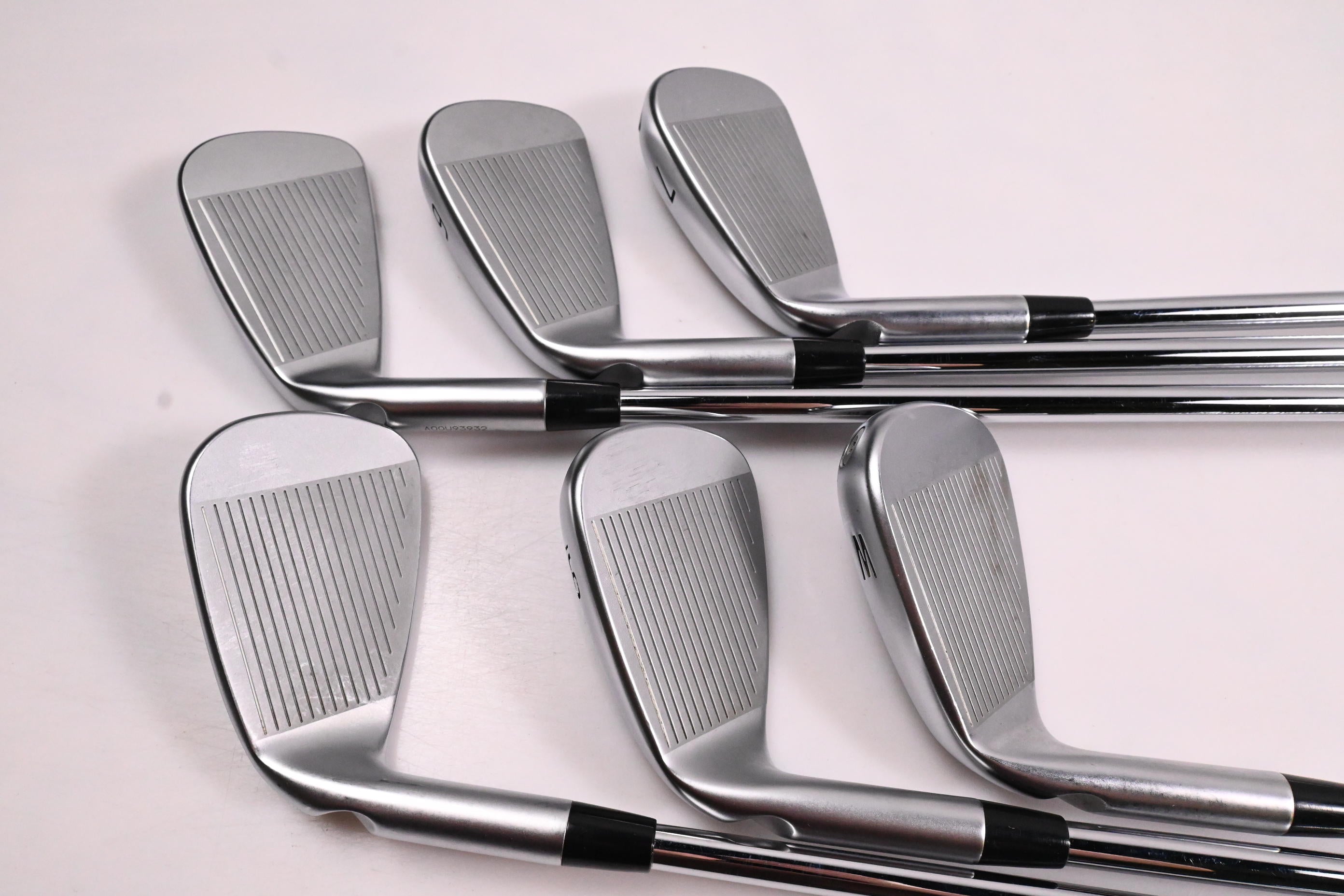 Ping i230 Irons / 5-PW / Black Dot / Regular Flex Ping AWT 2.0 Shafts