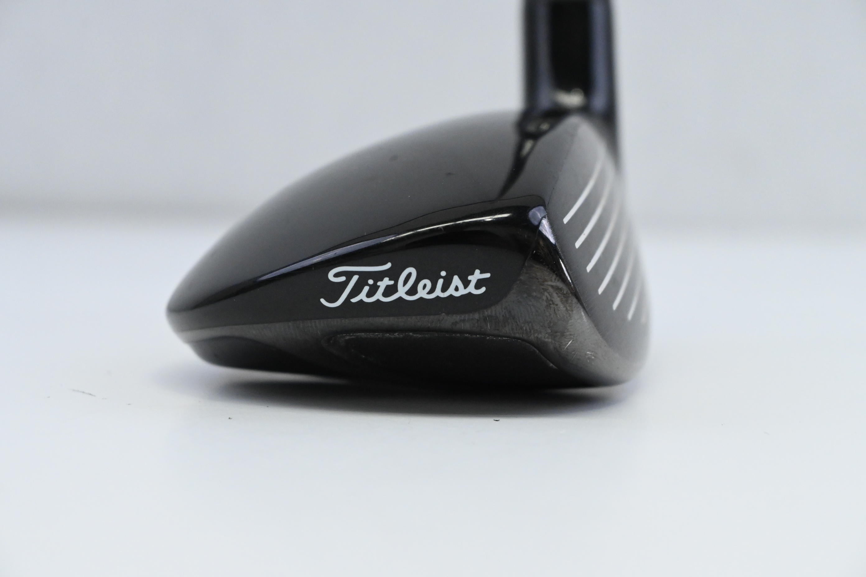 Titleist 910H #2 Hybrid / 17 Degree / Stiff Flex Diamana Ahina 90 Shaft