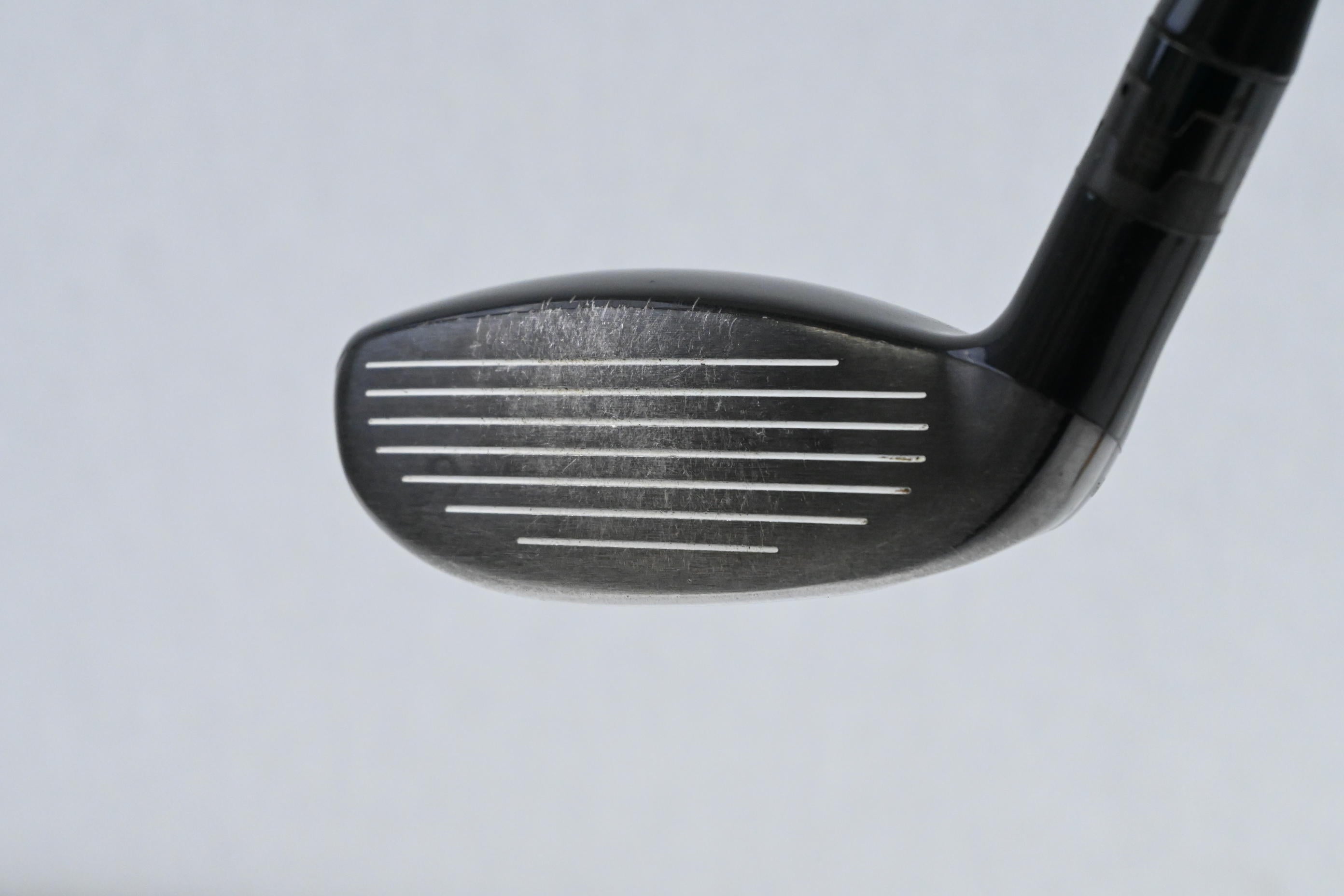 Titleist 910H #2 Hybrid / 17 Degree / Stiff Flex Diamana Ahina 90 Shaft