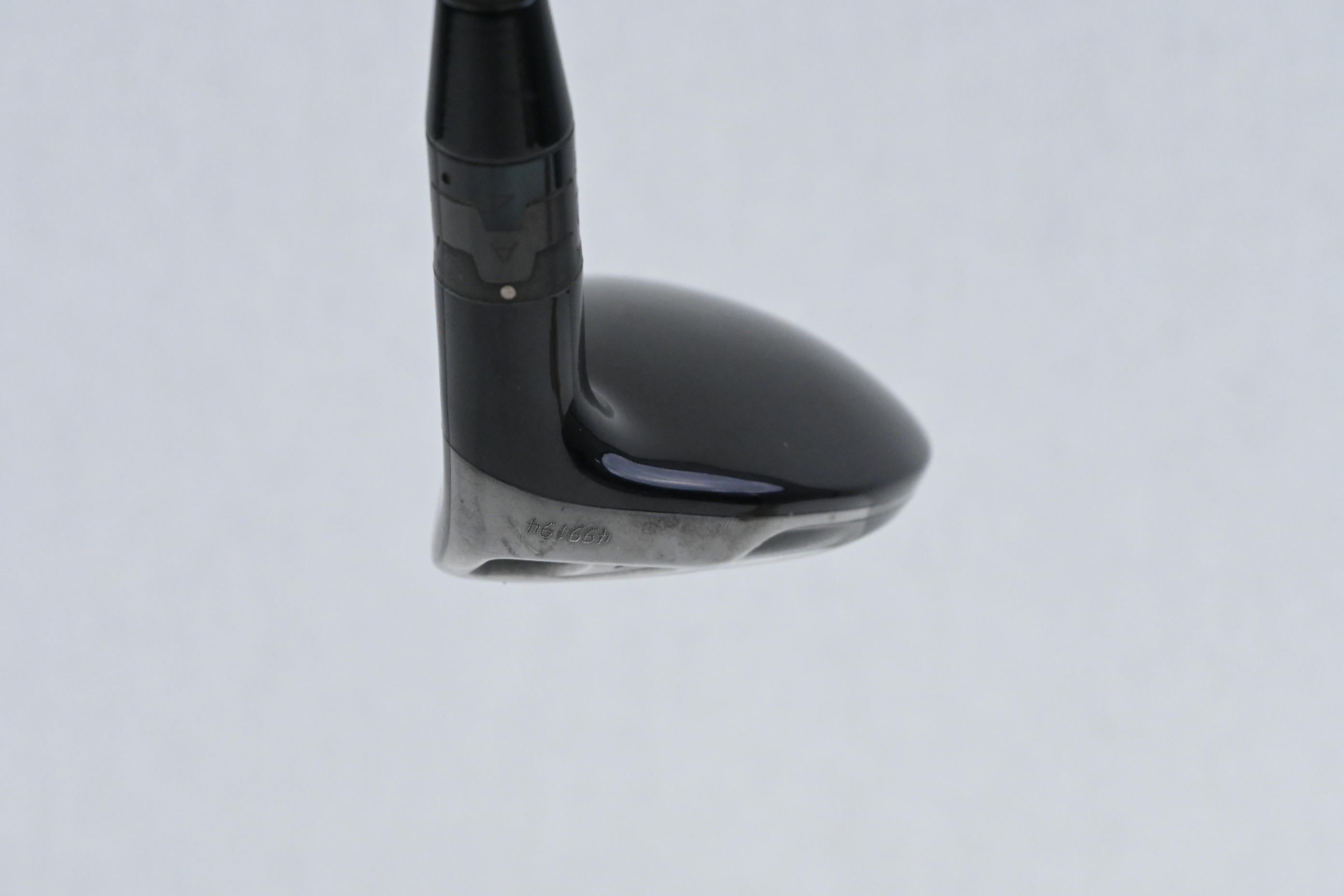 Titleist 910H #2 Hybrid / 17 Degree / Stiff Flex Diamana Ahina 90 Shaft