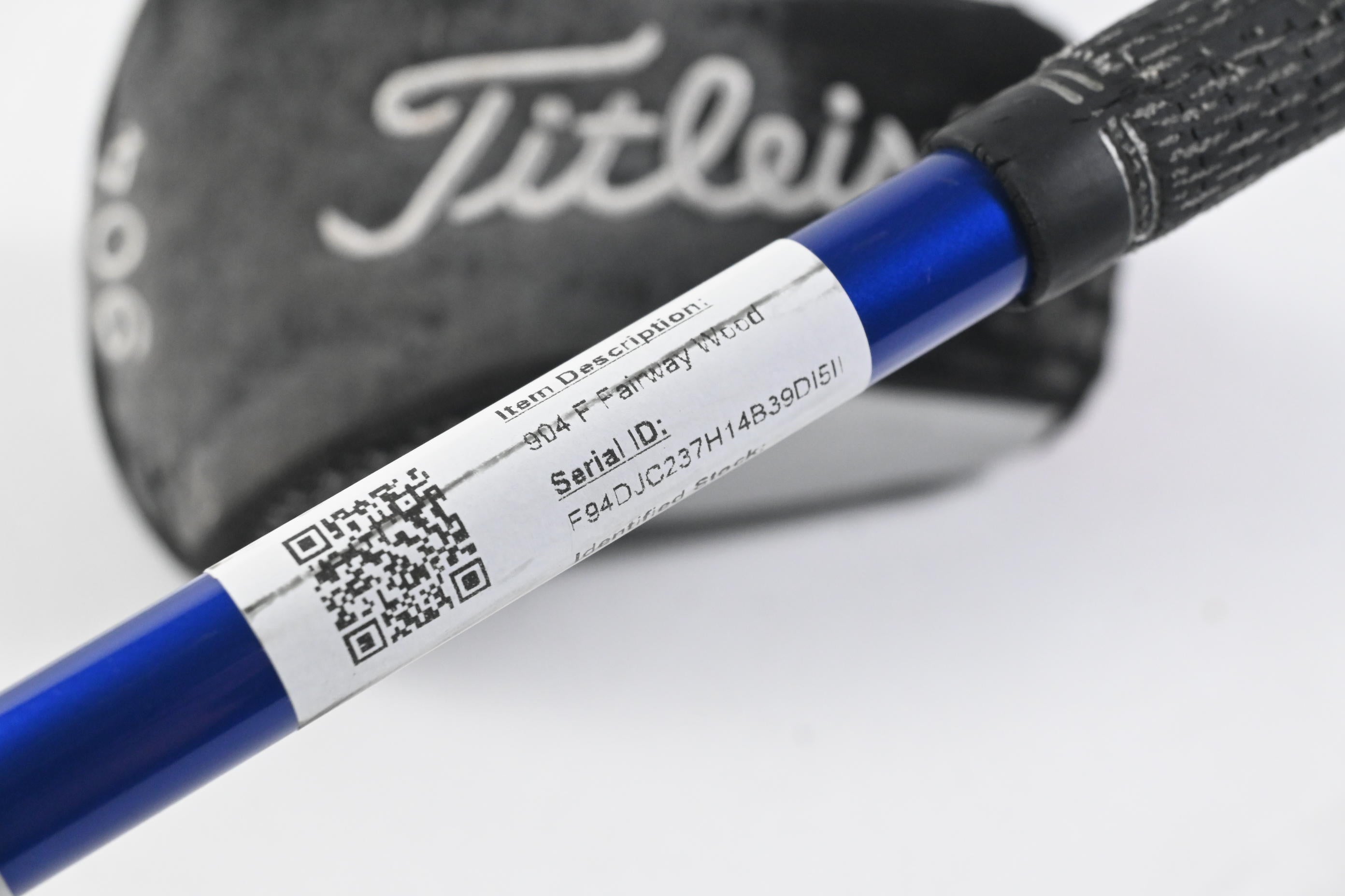 Titleist 904 F #4 Wood / 17 Degree / Regular Flex Tour AD YS-6 Shaft