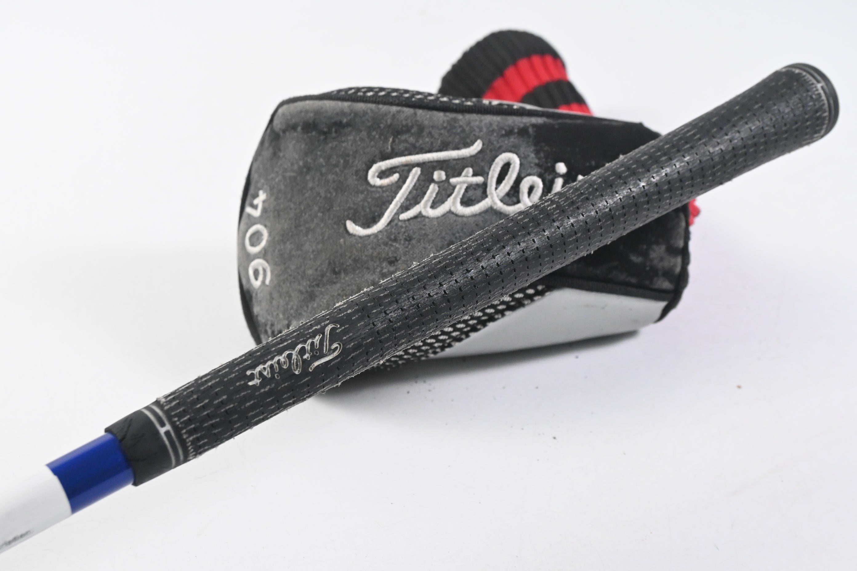 Titleist 904 F #4 Wood / 17 Degree / Regular Flex Tour AD YS-6 Shaft