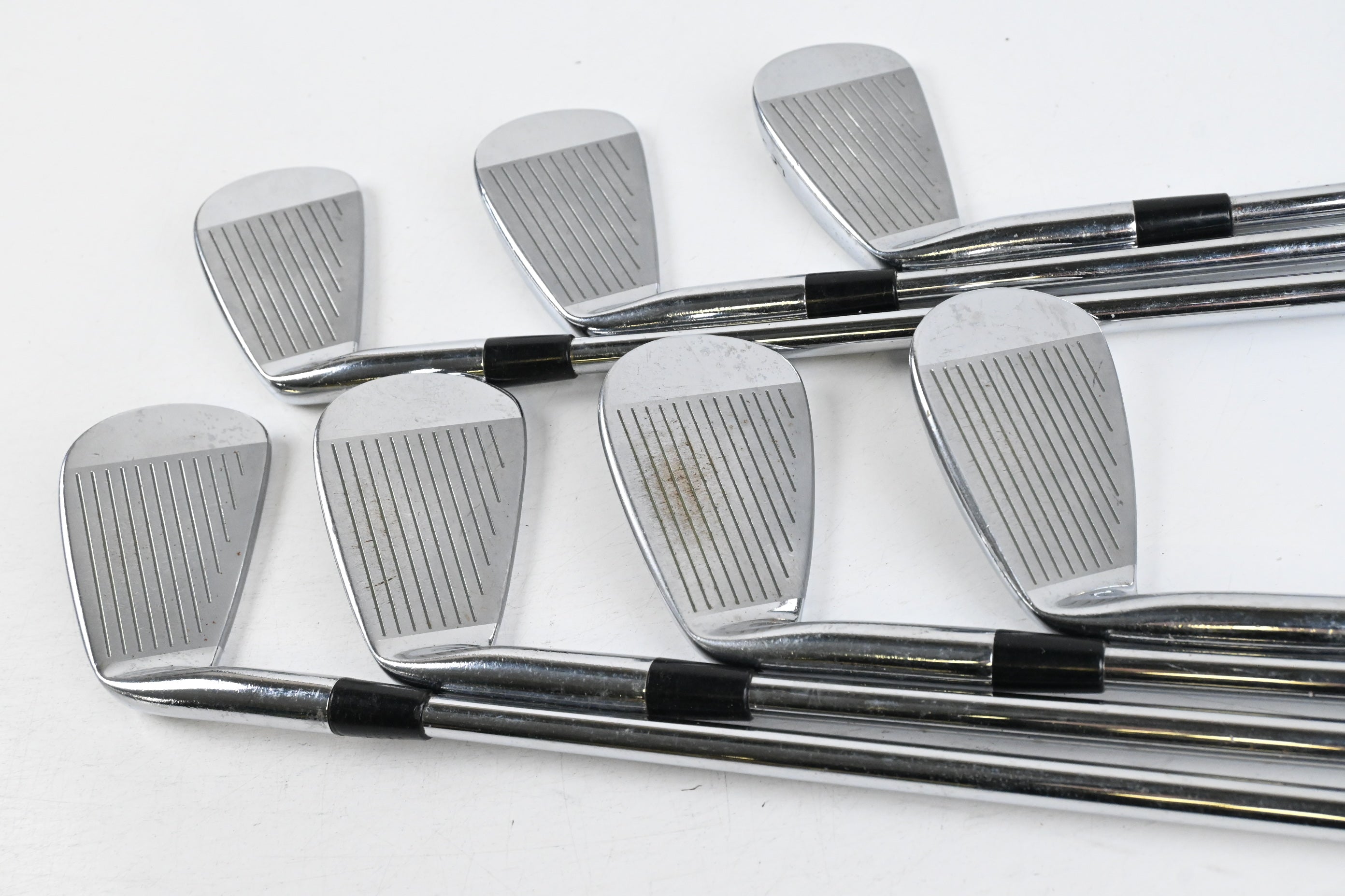 Mizuno MP-32 Irons / 3-9i / Regular Flex Dynamic Gold R300 Shafts