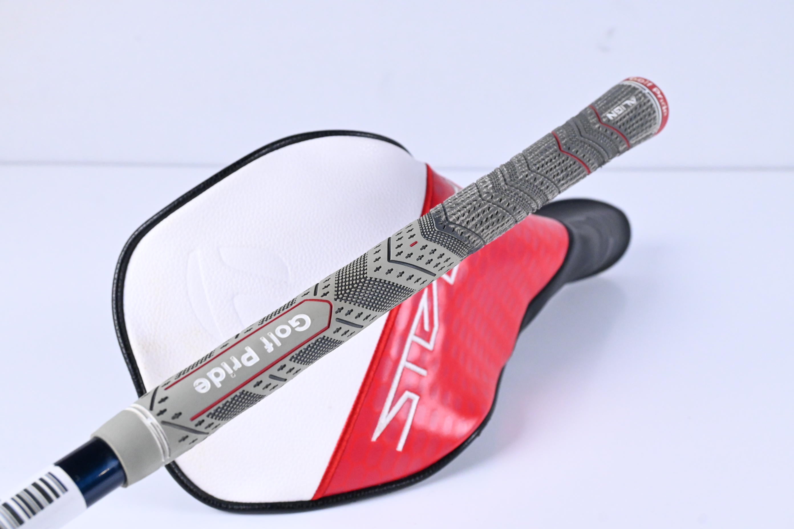 Taylormade Stealth 2 Driver / 10.5 Degree / Stiff Flex Fujikura Ventus Blue 5