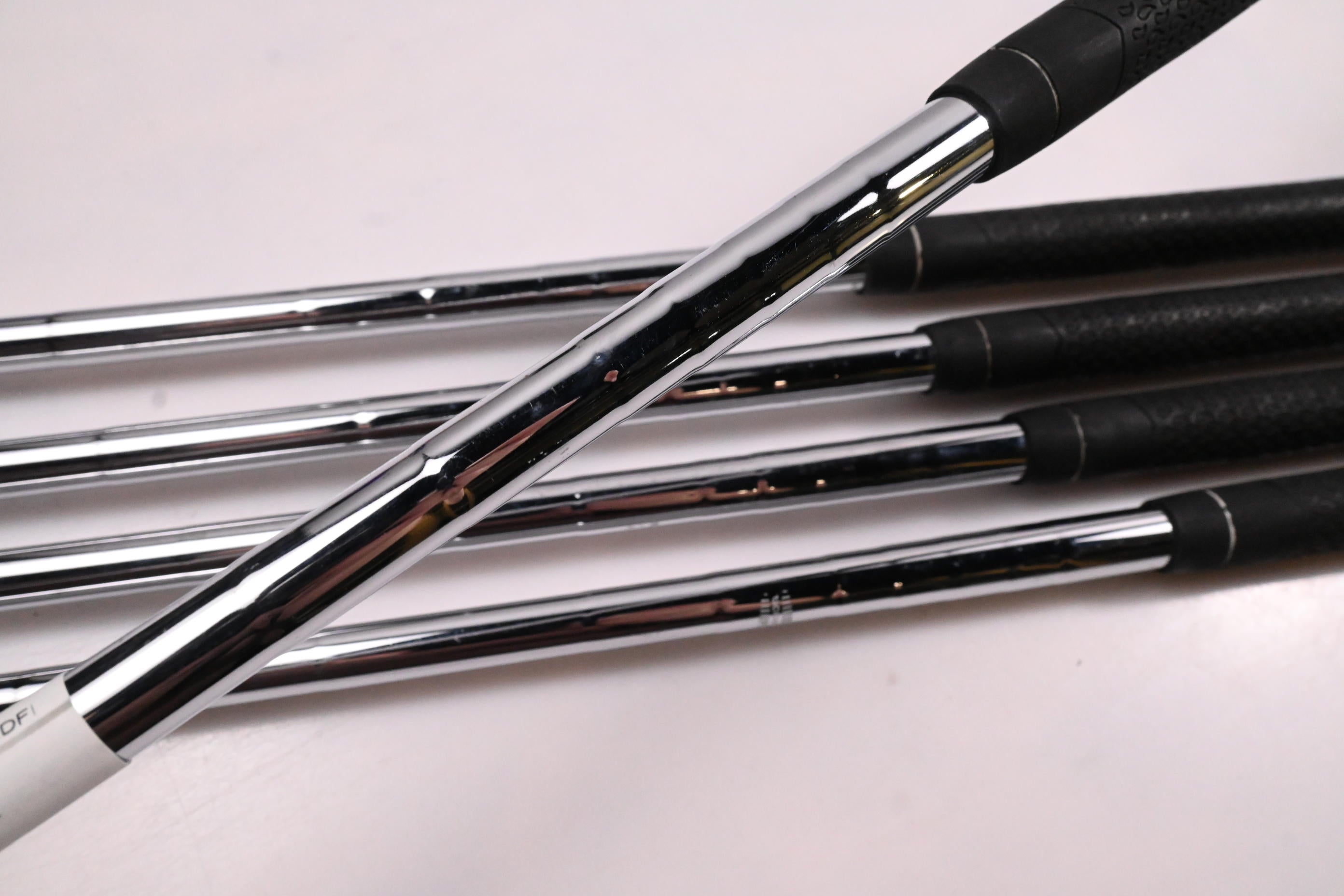 Ping G10 Irons / 5-9i / Red Dot / Regular Flex Ping AWT Shafts