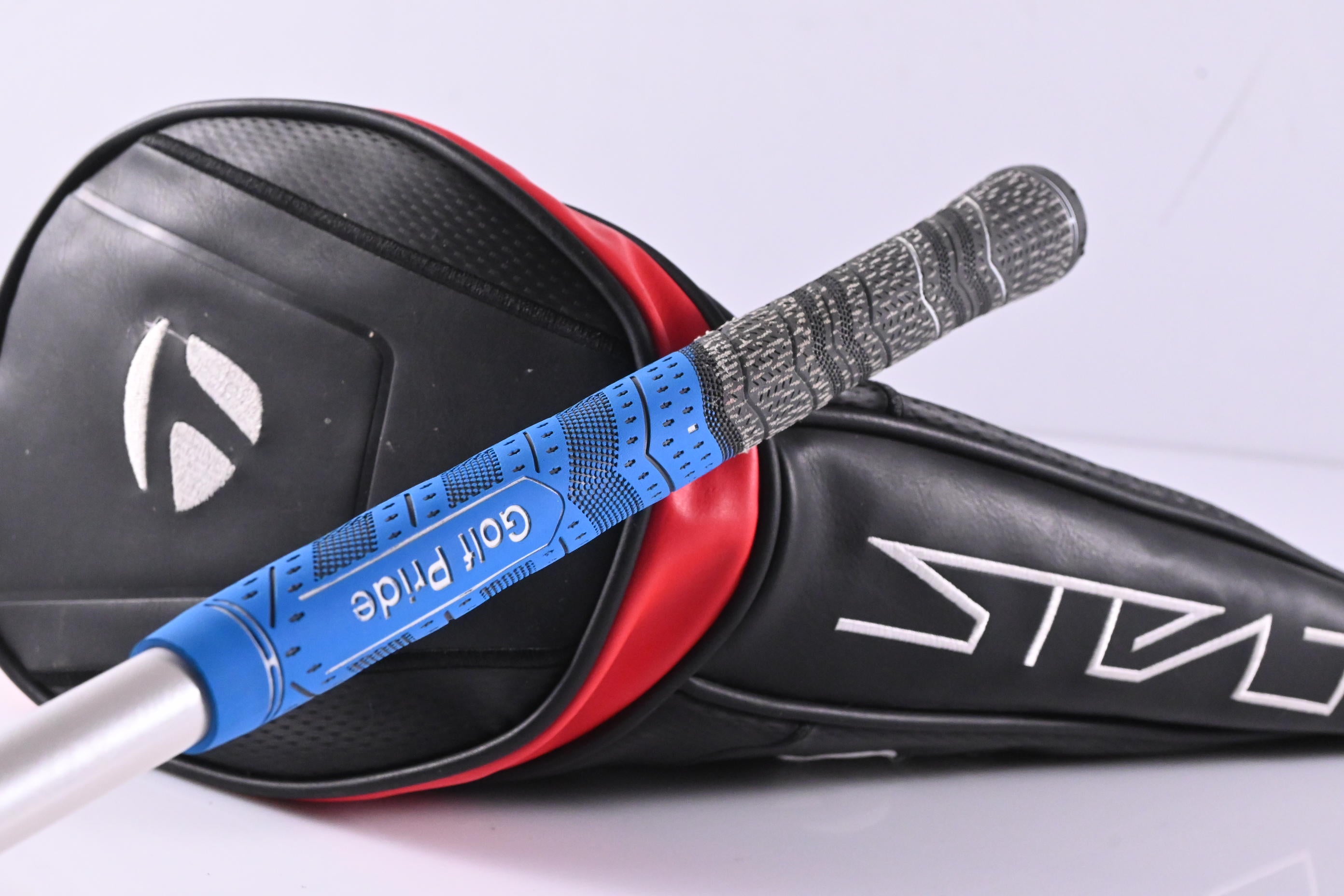Taylormade Stealth HD Driver / 10.5 Degree / X-Flex Tour AD DI-6 Shaft
