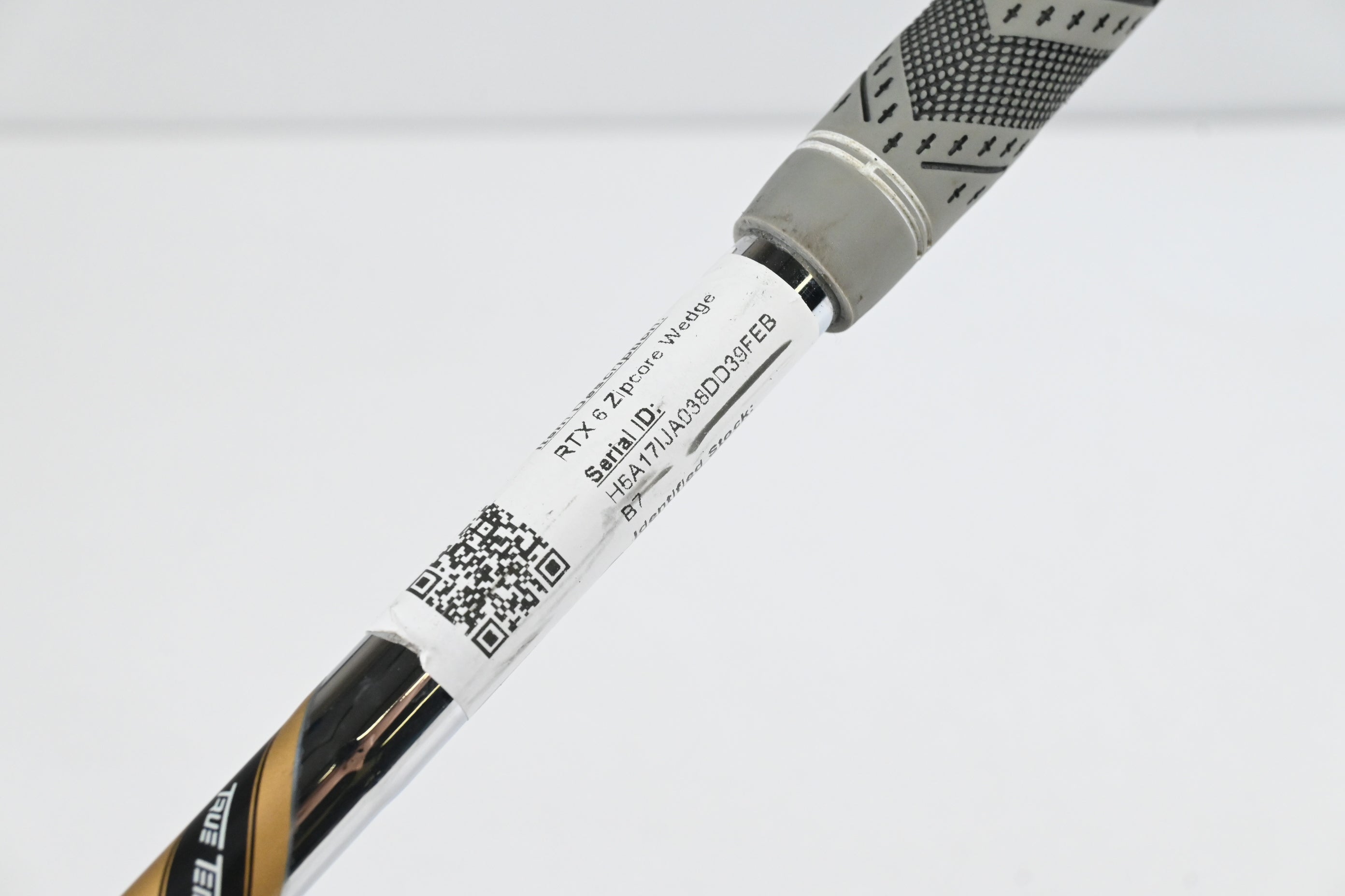 Cleveland RTX 6 Zipcore Gap Wedge / 52 Degree / Wedge Flex Dynamic Gold Spinner