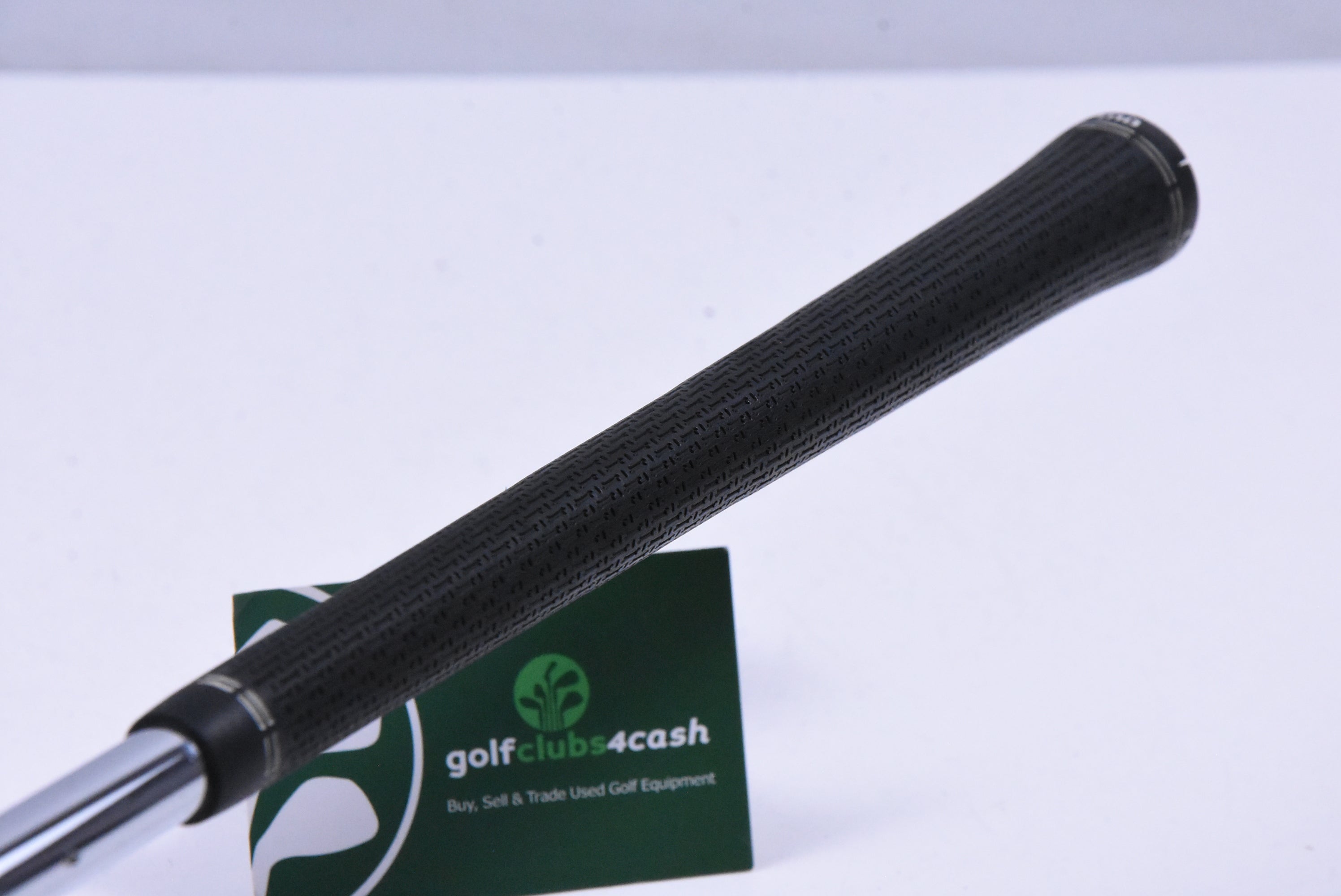 Left Hand Mizuno Pro 223 #7 Iron / 32 Degree / Regular Flex Dynamic Gold R300