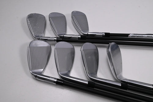 Taylormade Qi Max Irons / 5-PW+SW / Regular Flex KBS Reax 65 Shafts