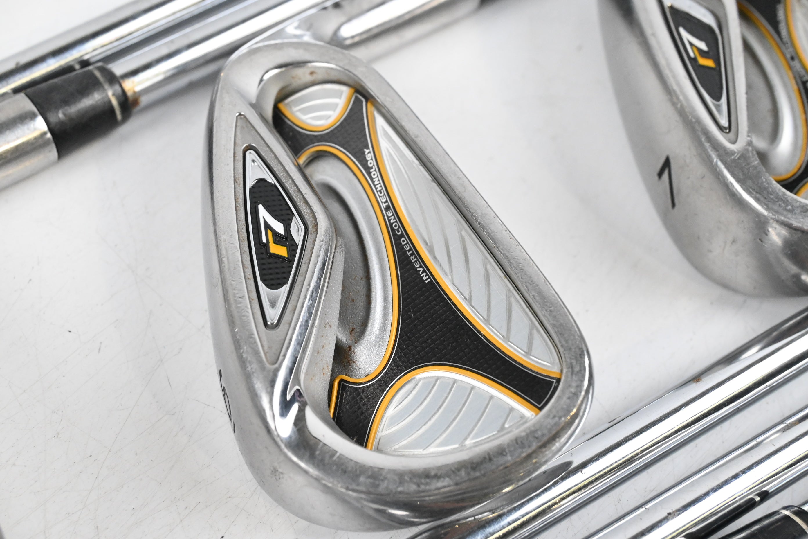 Taylormade R7 Draw Irons / 4-PW+SW / Regular Flex T-Step 90 Shafts