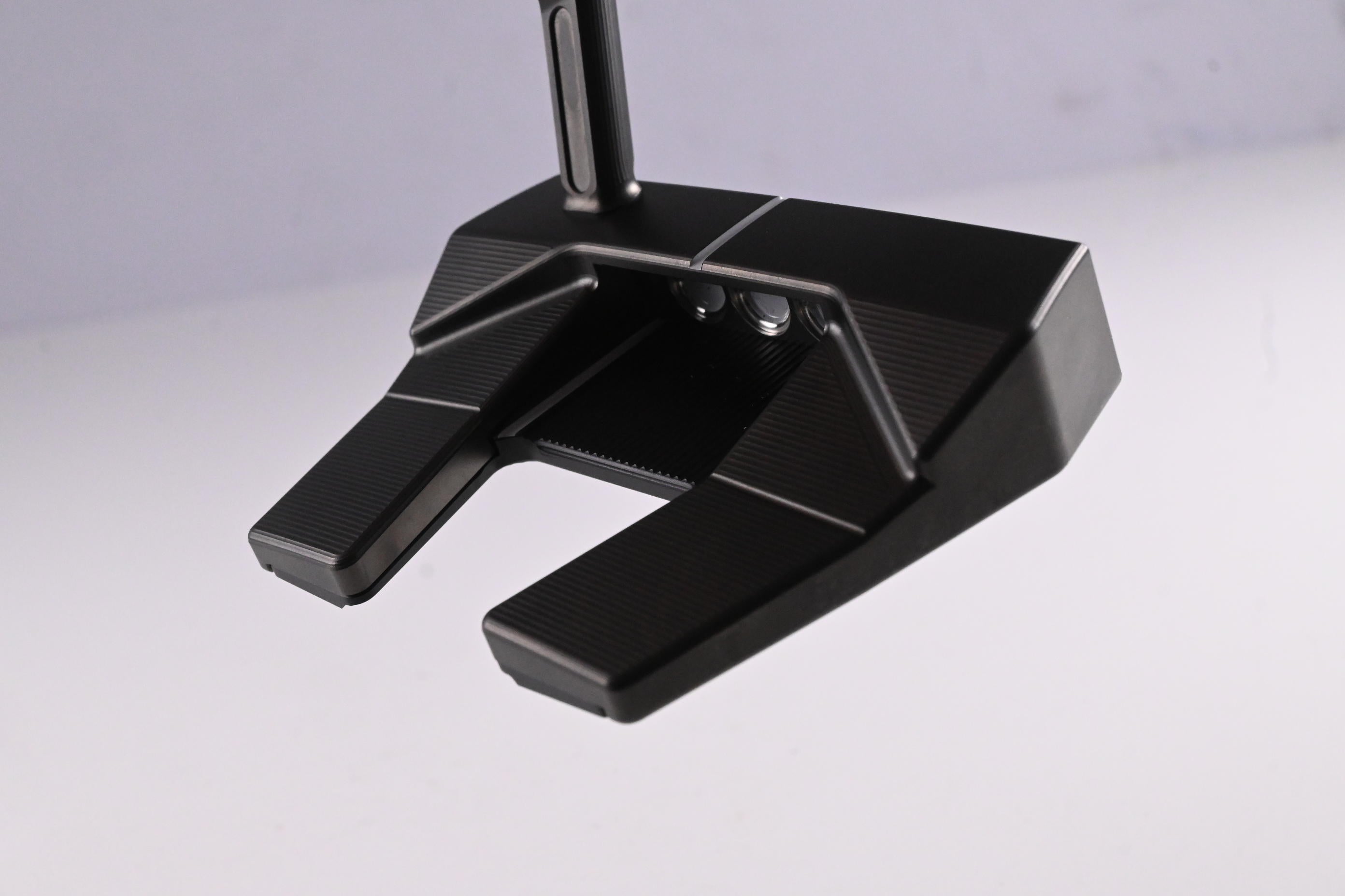 Scotty Cameron Phantom Black 5.5 Putter / 35 Inch