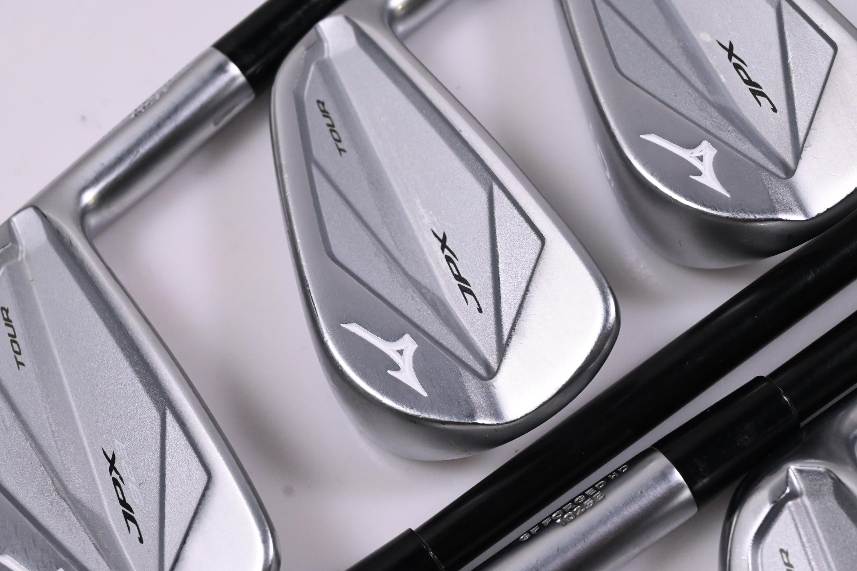 Mizuno JPX 923 Tour Irons / 4-PW / Stiff Flex Project X LZ BlackOut Shafts