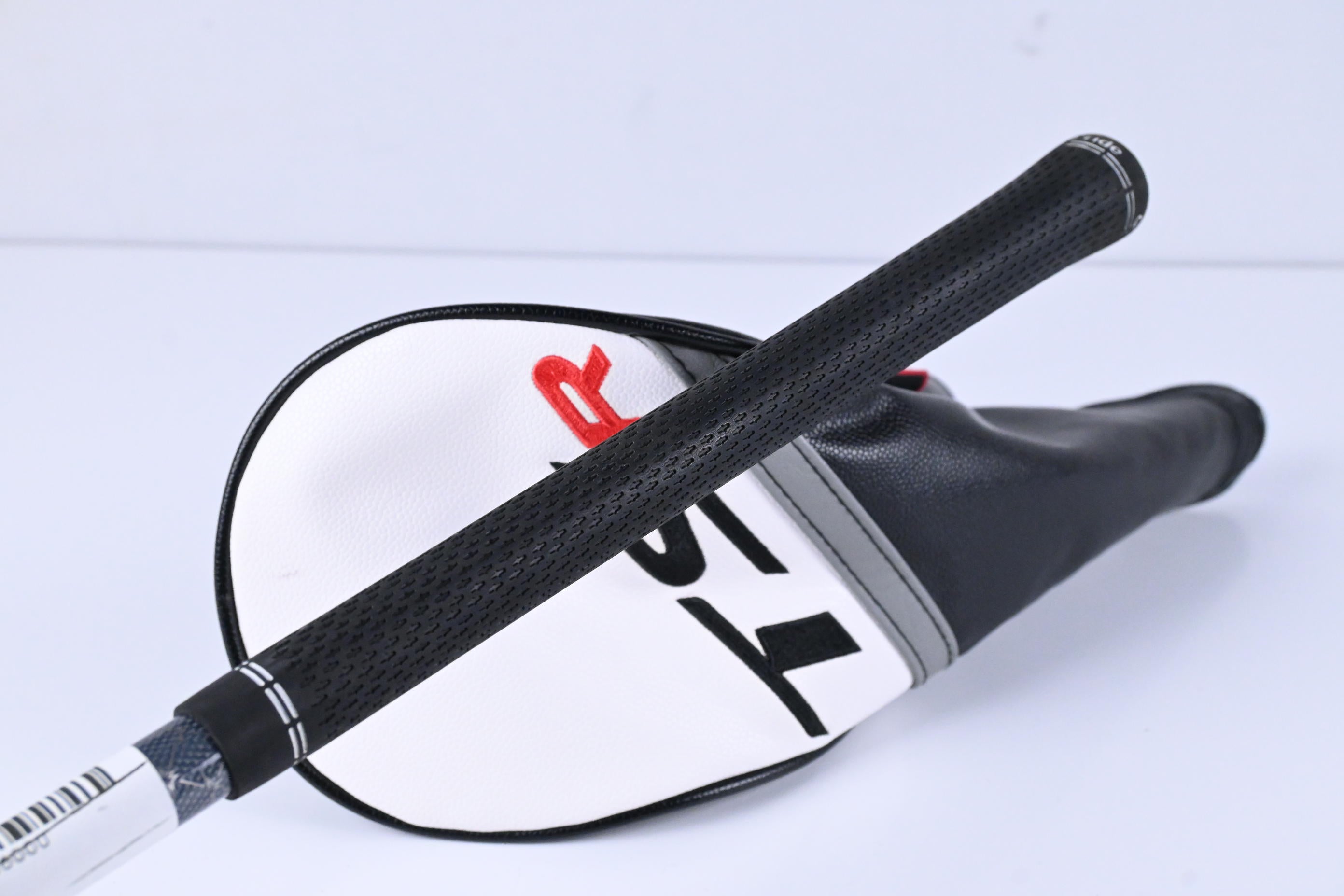 Titleist TSR4 Driver / 9 Degree / Regular Flex Tensei AV Blue 55 Shaft