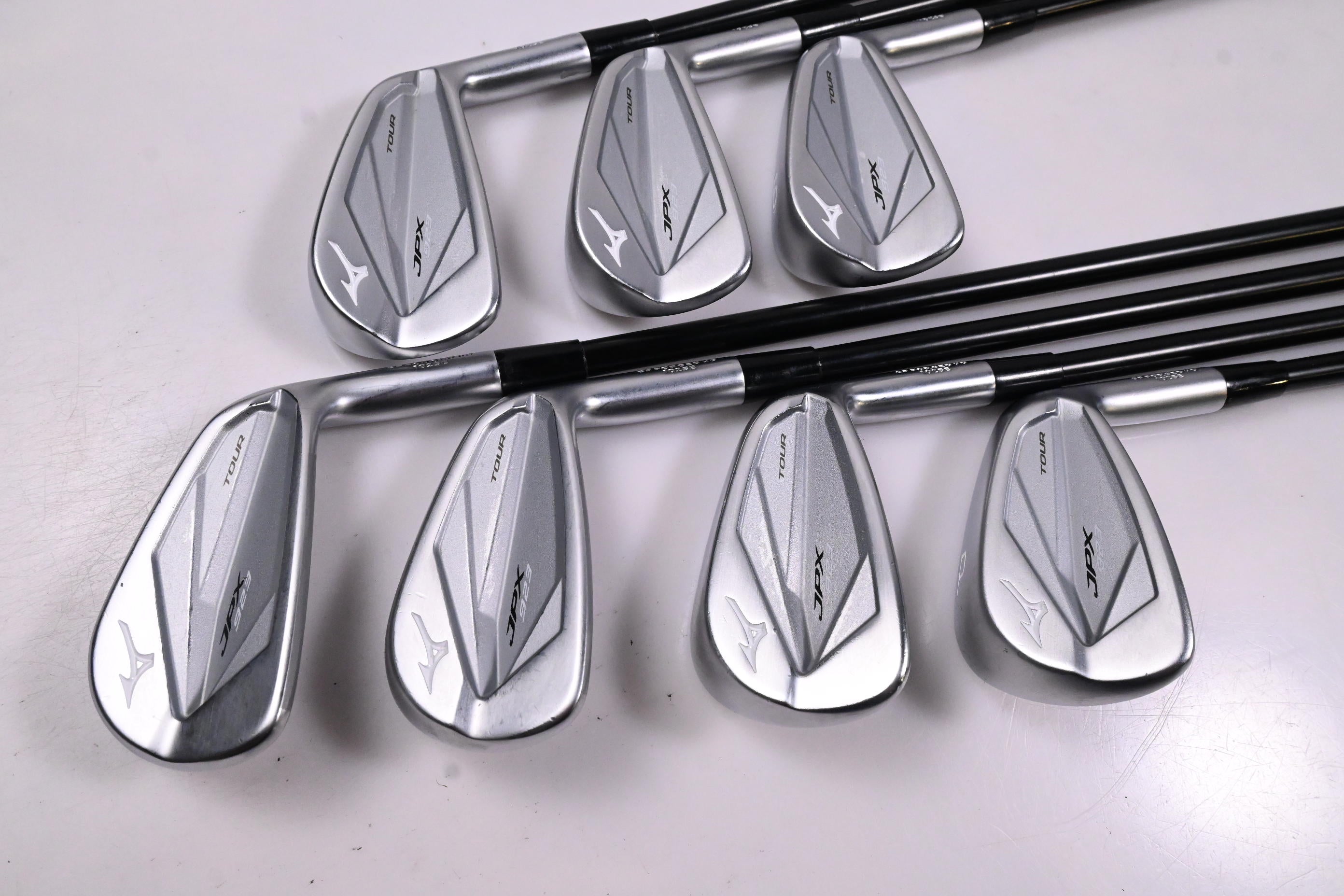 Mizuno JPX 923 Tour Irons / 4-PW / Stiff Flex Project X LZ BlackOut Shafts