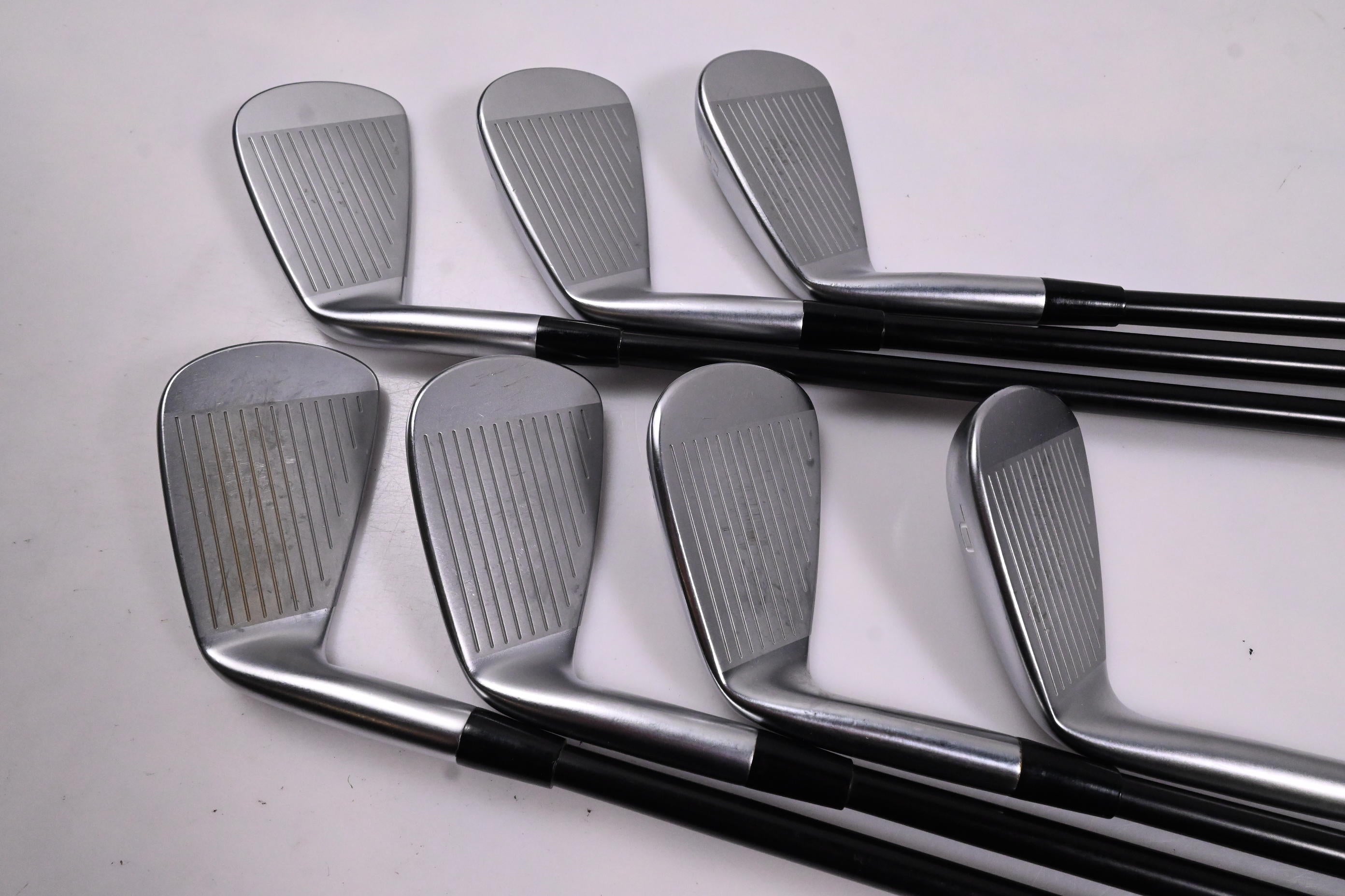 Mizuno JPX 923 Tour Irons / 4-PW / Stiff Flex Project X LZ BlackOut Shafts