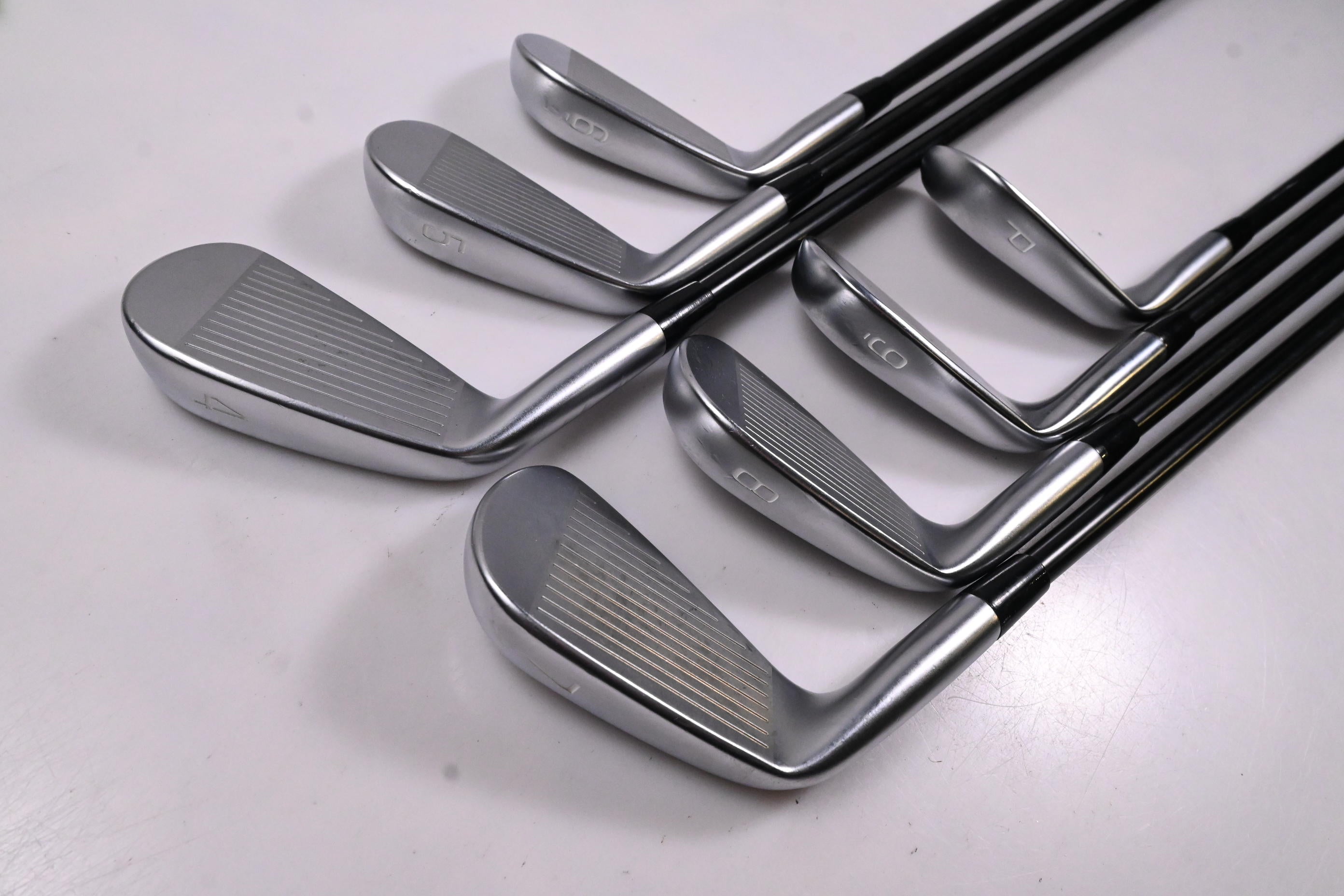 Mizuno JPX 923 Tour Irons / 4-PW / Stiff Flex Project X LZ BlackOut Shafts