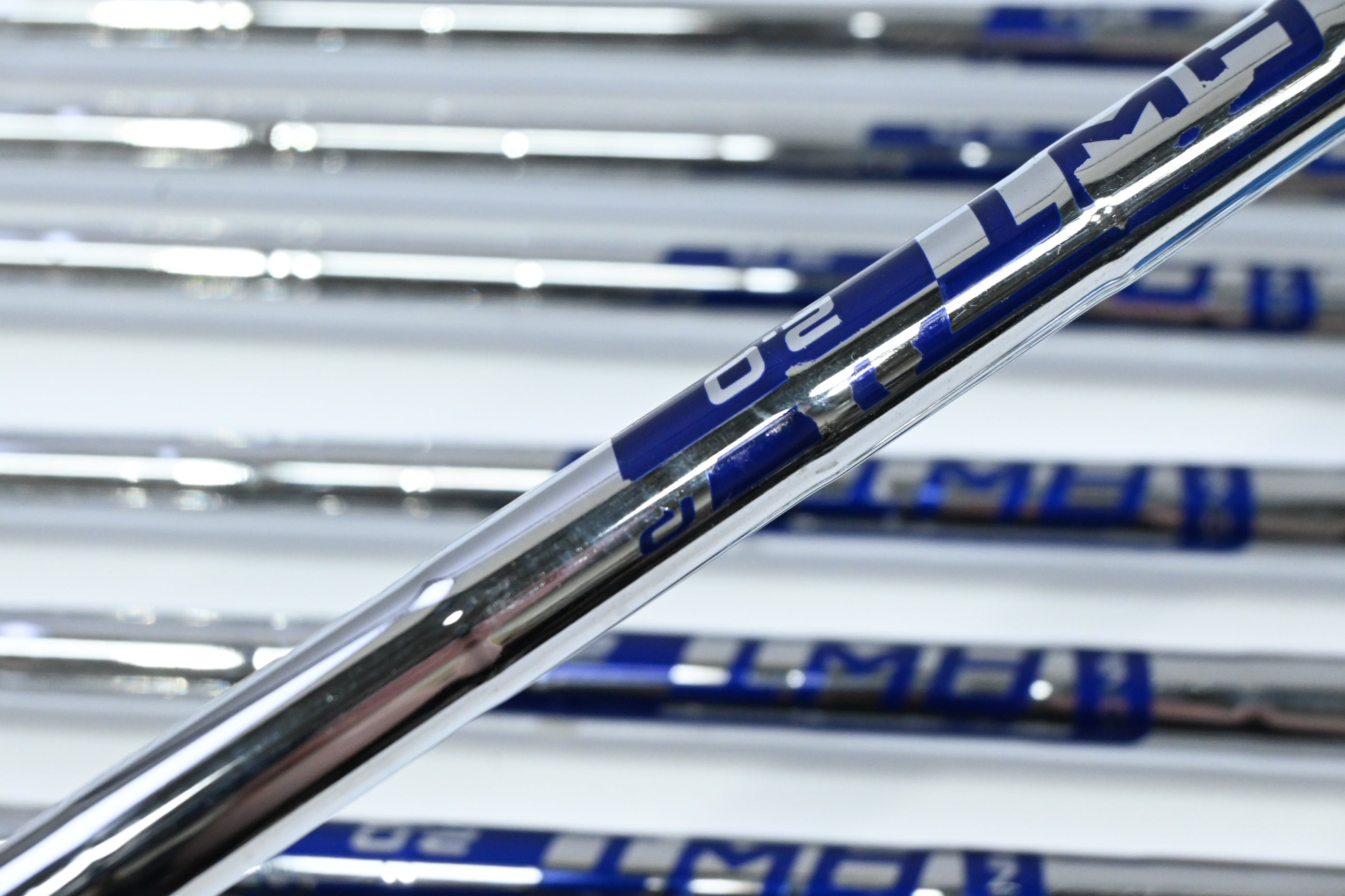 Left Hand Ping G Series Irons / 4-PW / Red Dot / Regular Flex Ping AWT 2.0