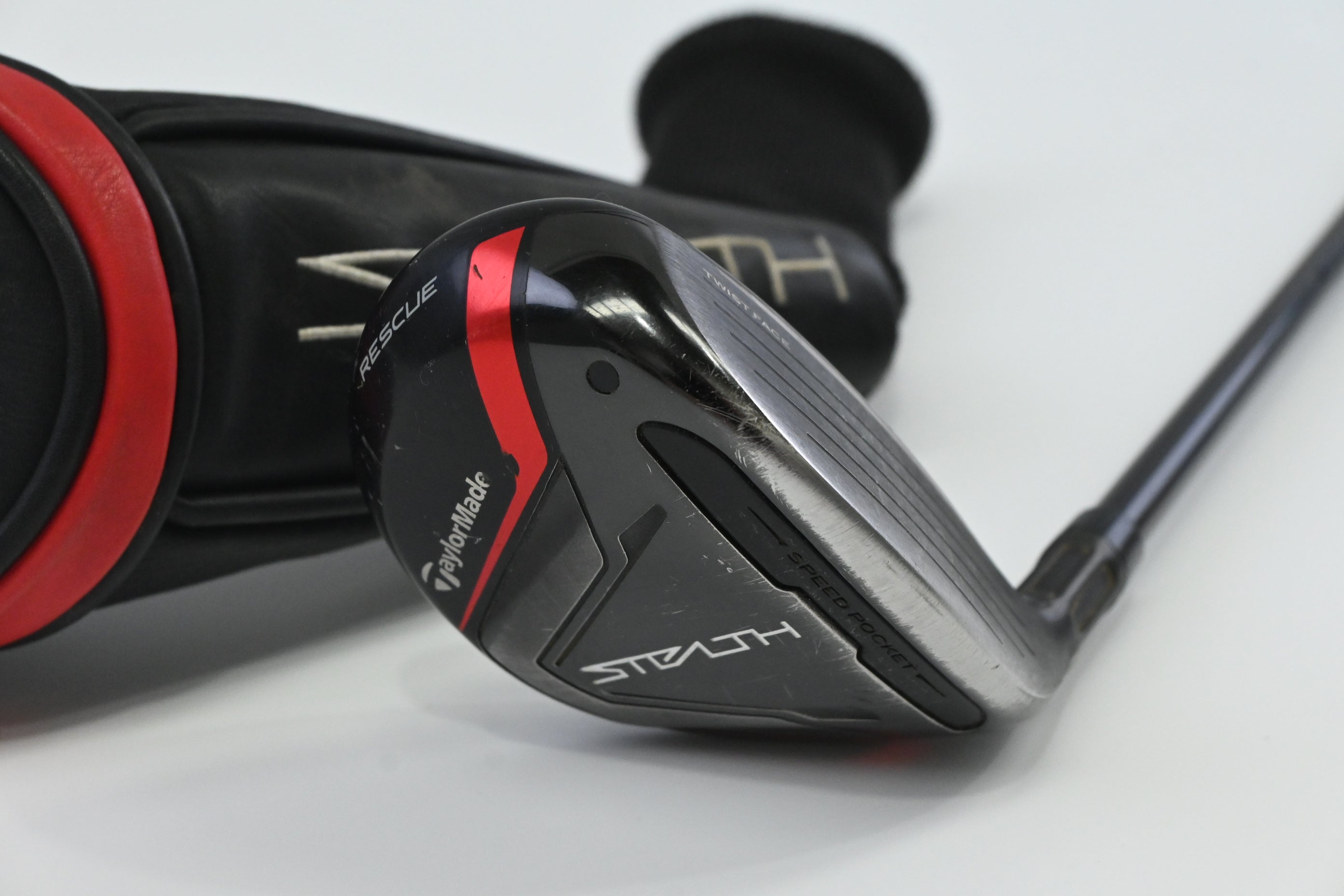 Taylormade Stealth #4 Hybrid / 22 Degree / Regular Flex Fujikura Ventus Red 6