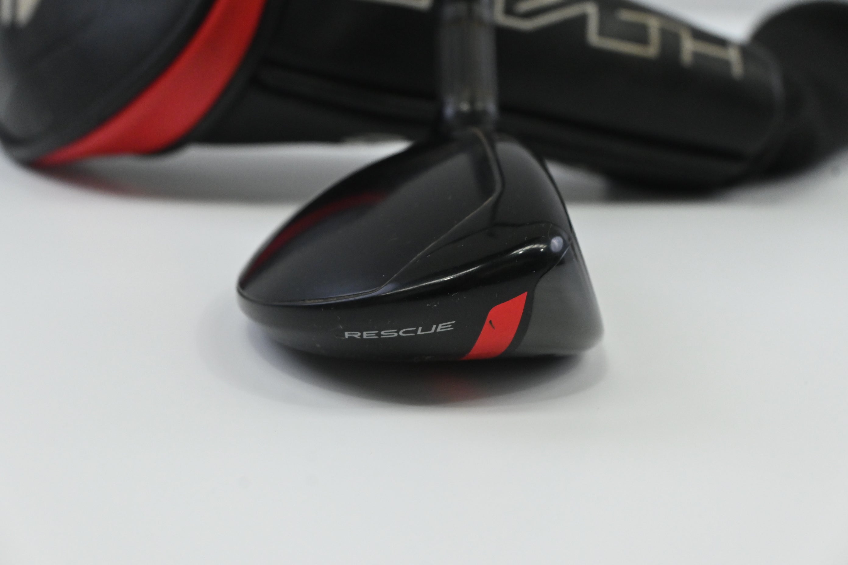 Taylormade Stealth #4 Hybrid / 22 Degree / Regular Flex Fujikura Ventus Red 6