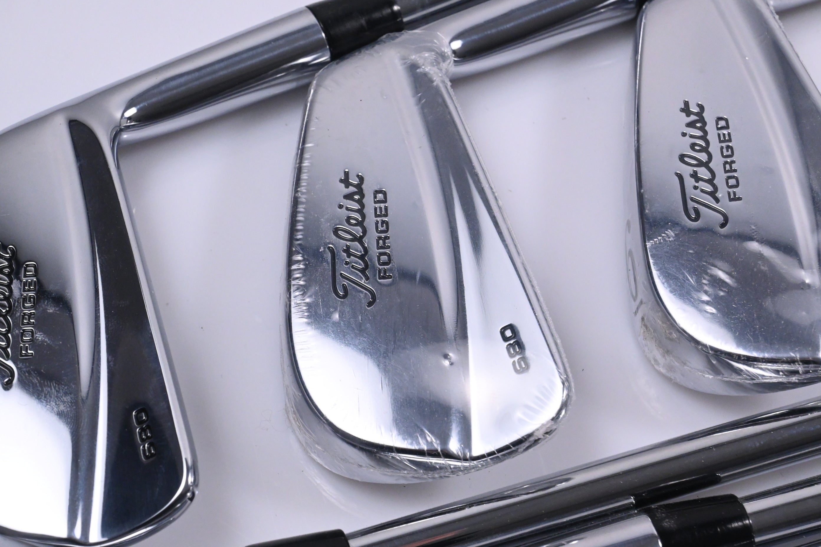 Titleist 680 Forged Irons / 4-PW / Stiff Flex Dynamic Gold S300 Shafts