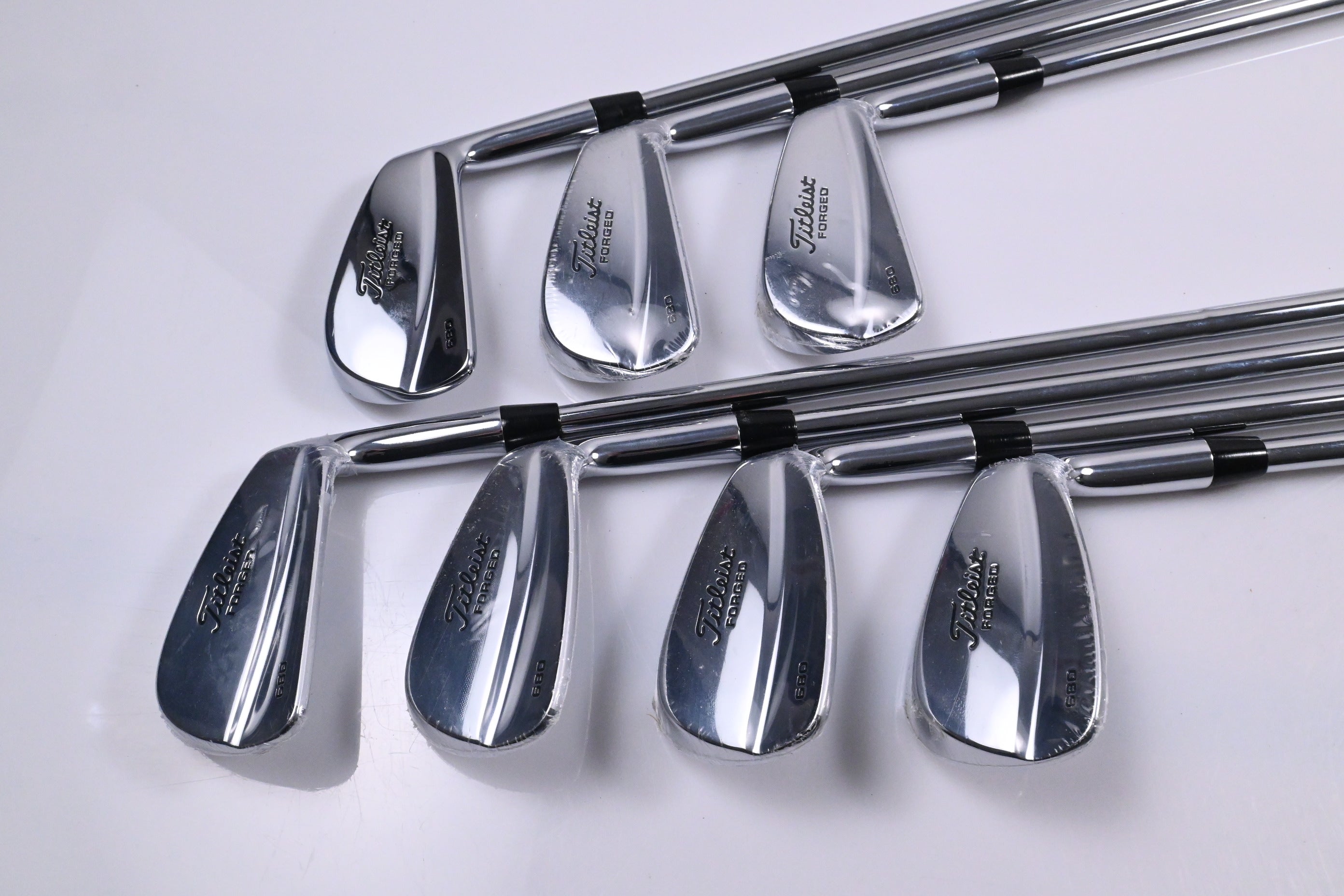 Titleist 680 Forged Irons / 4-PW / Stiff Flex Dynamic Gold S300 Shafts