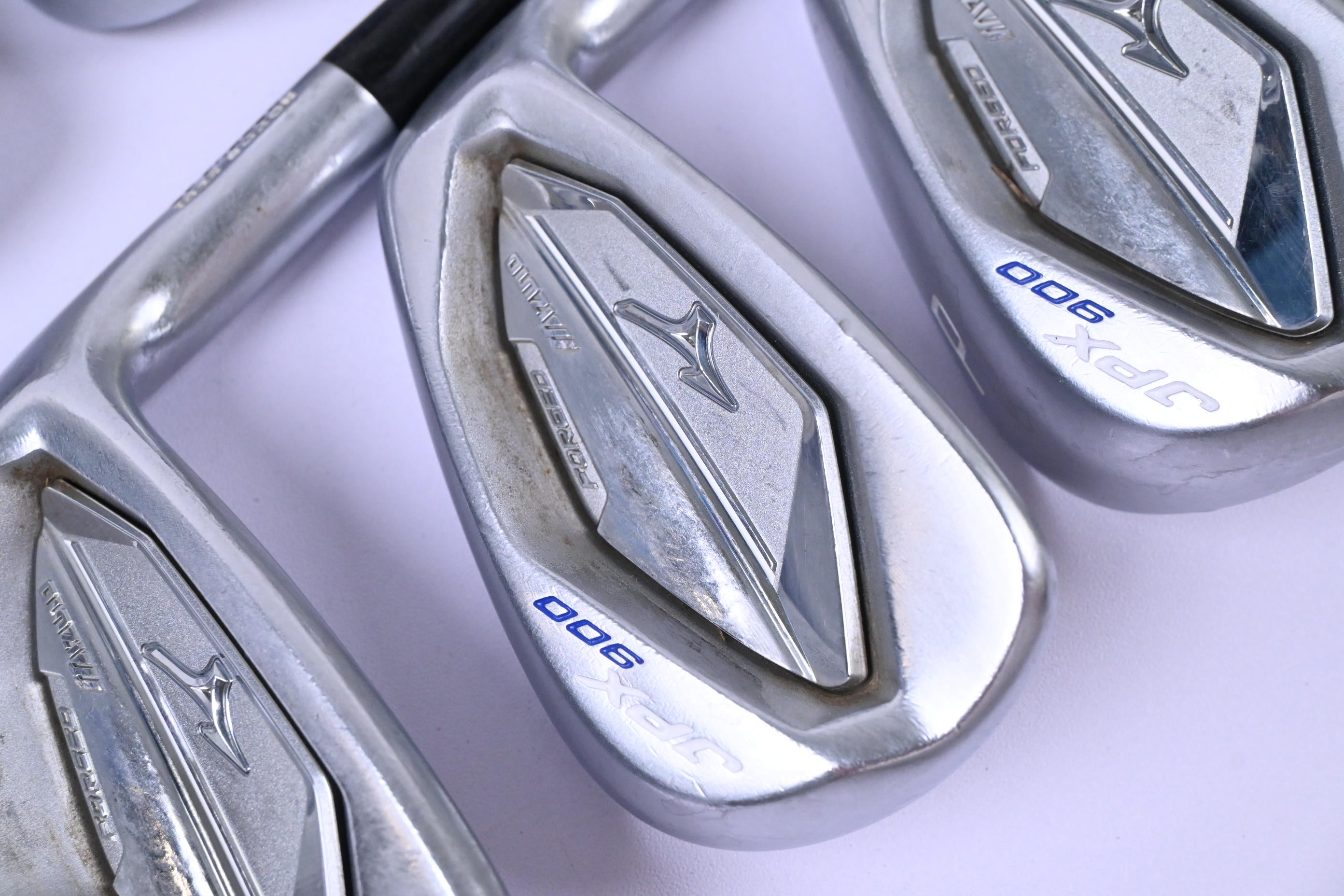 Mizuno JPX 900 Forged Irons / 4-PW+GW / Stiff Flex Dynamic Gold Shafts