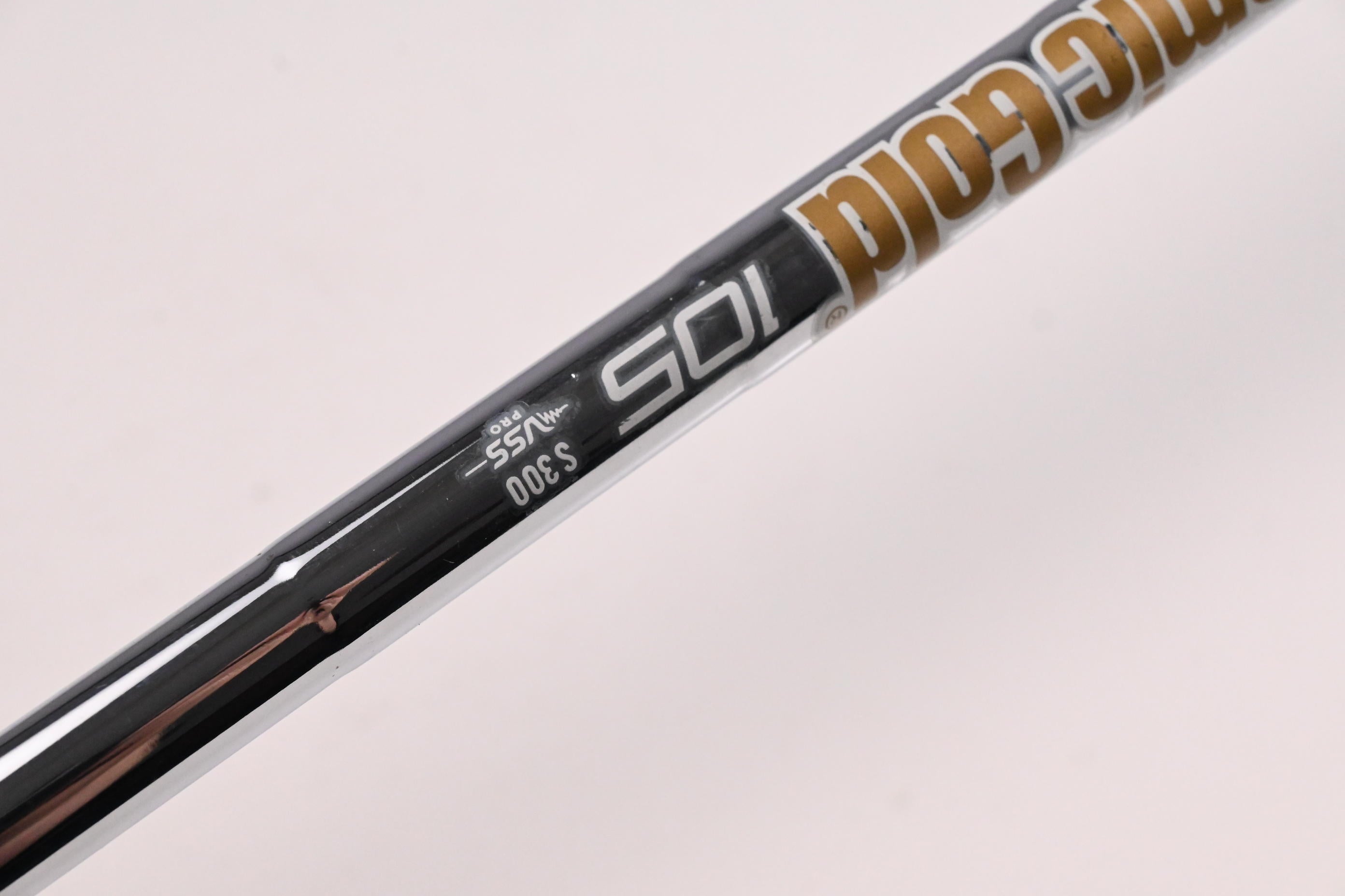 Taylormade P790 2021 #4 Iron / Stiff Flex Dynamic Gold 105 S300 Shaft