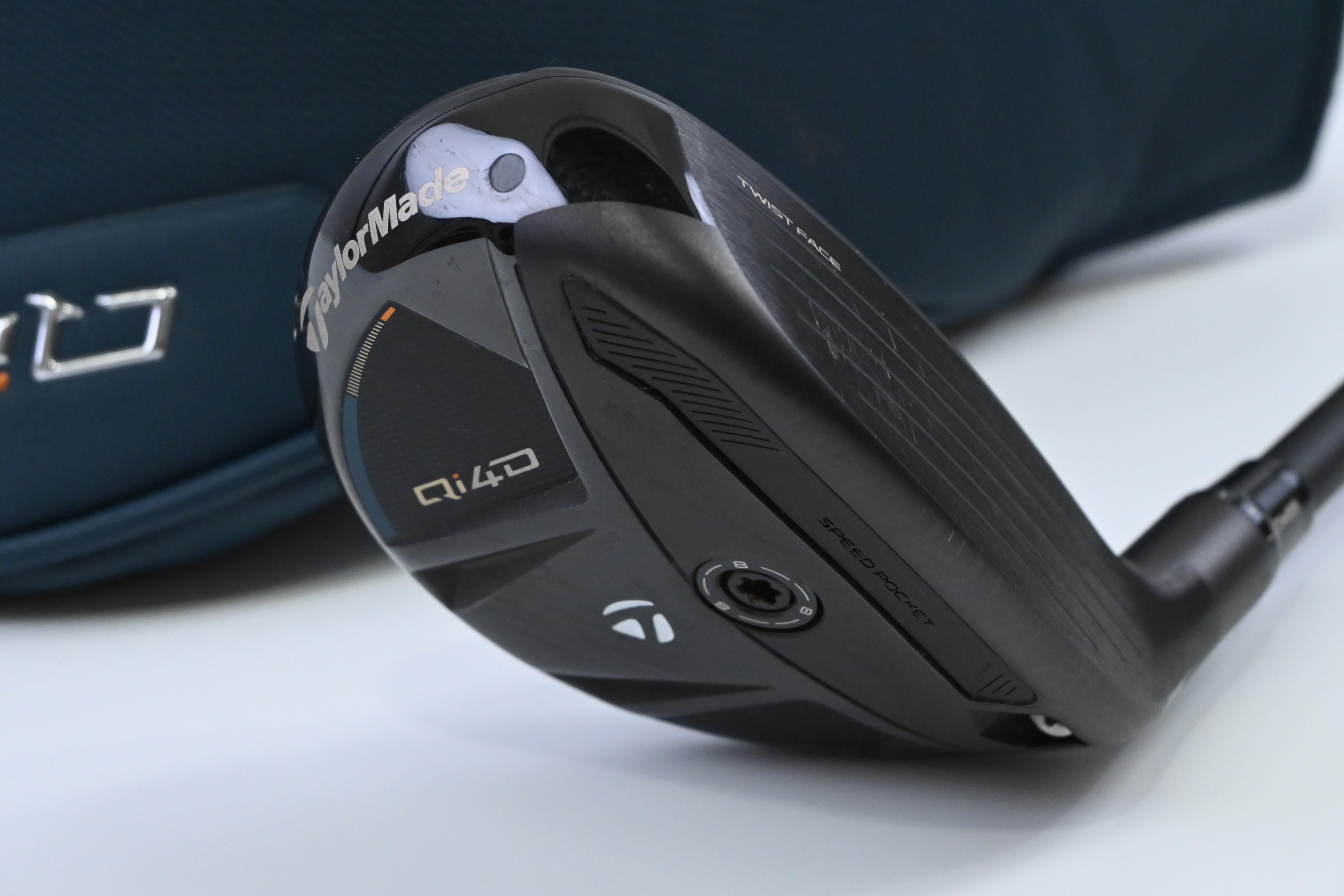 Taylormade Qi4D #4 Hybrid / 22 Degree / Regular Flex KBS Reax White 65 Shaft