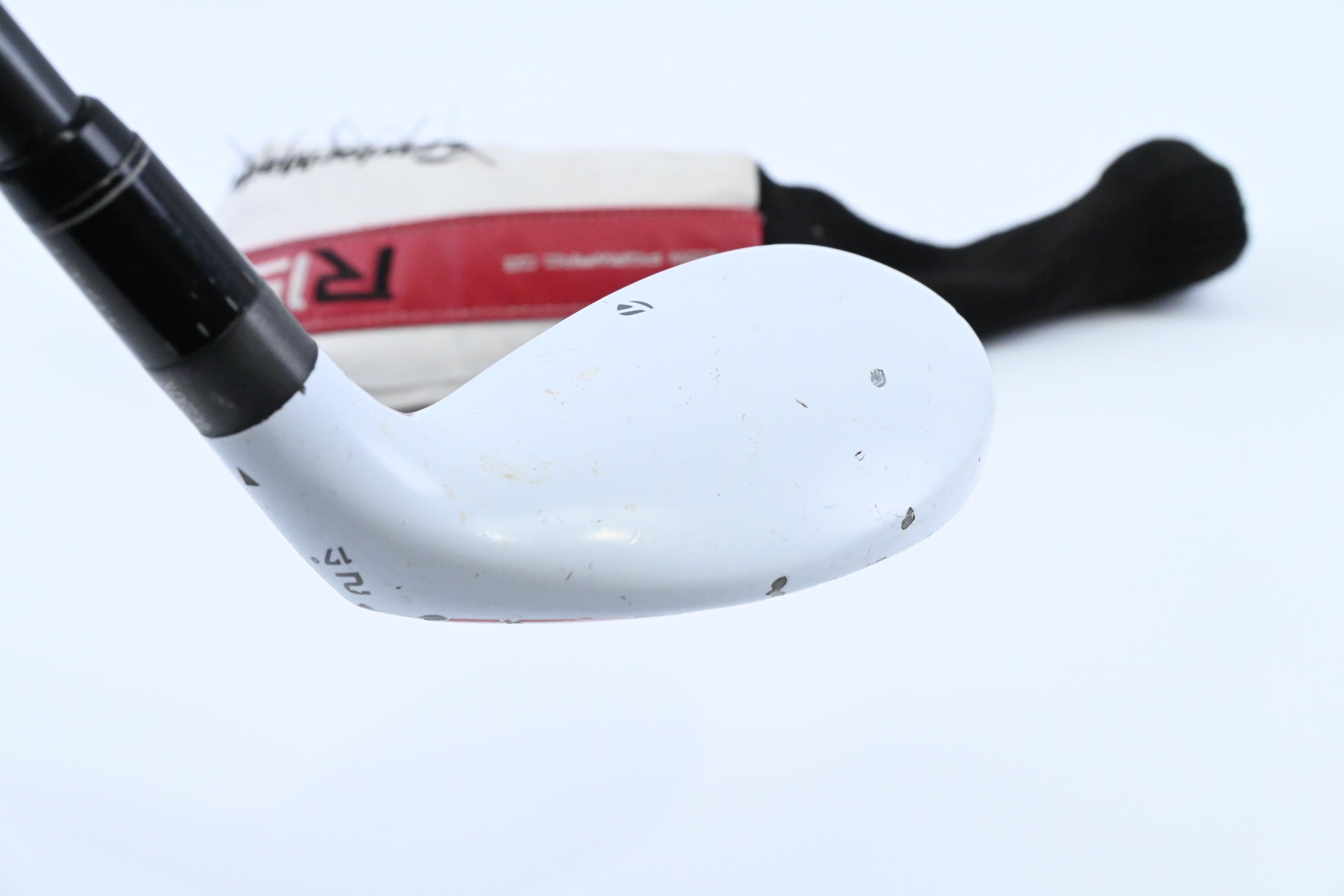 Taylormade R15 #2 Hybrid / 17 Degree / Stiff Flex Fujikura Speeder 77 Evolution