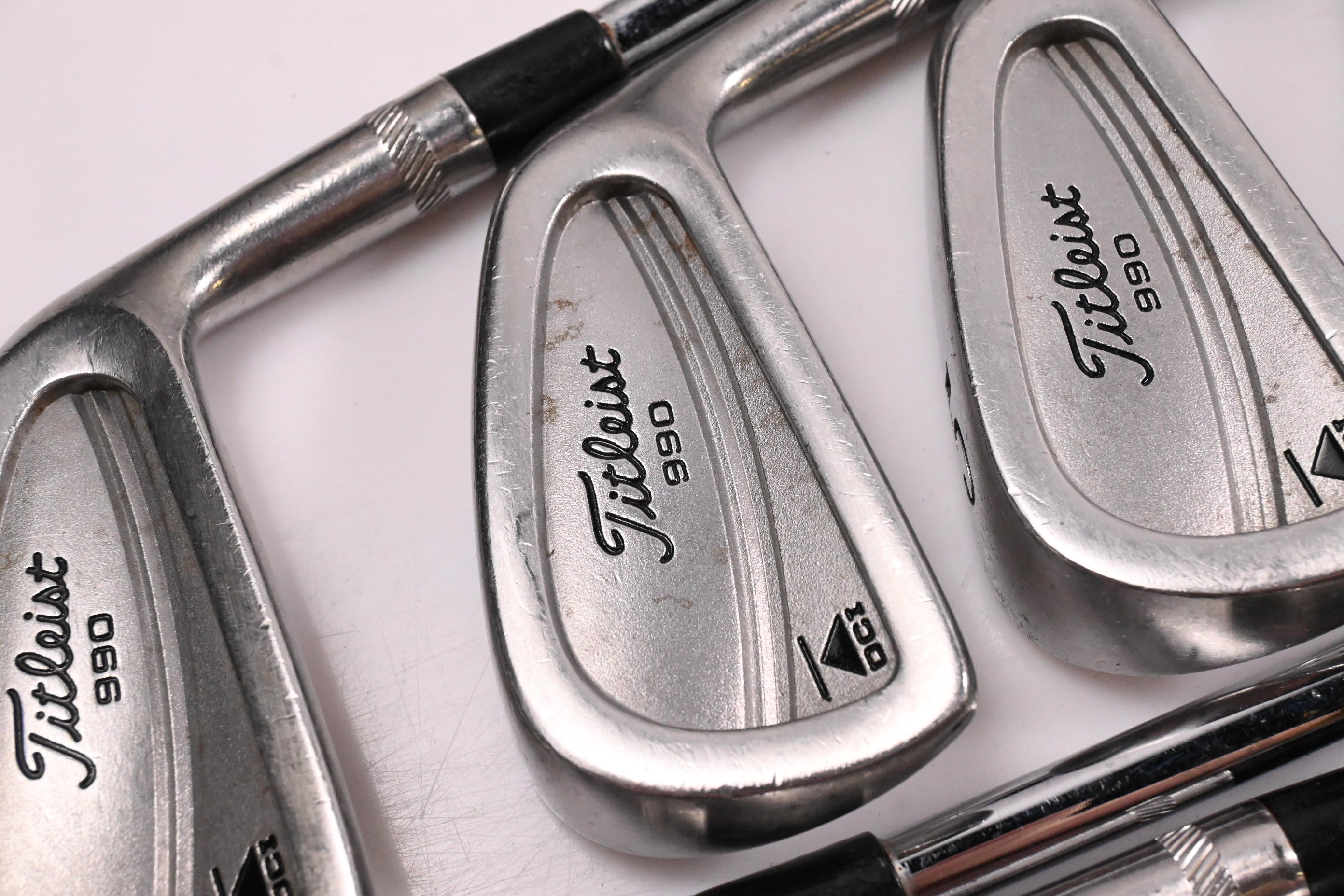 Titleist DCI 990 Irons / 3-PW / Regular Flex Dynamic Gold R300 Shafts