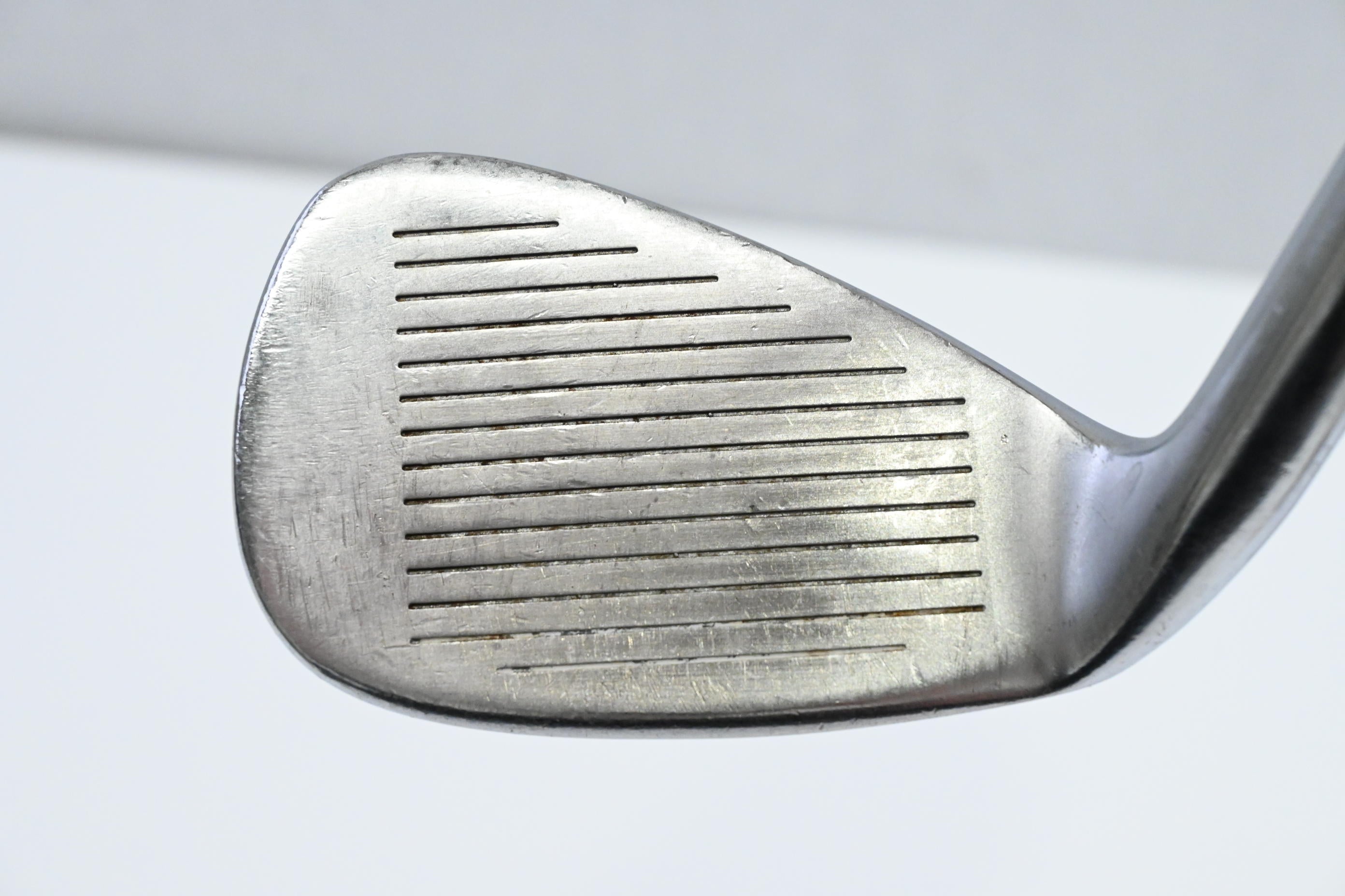 Taylormade R9 Pitching Wedge / 46 Degree / Regular Flex Fujikura Motore 65