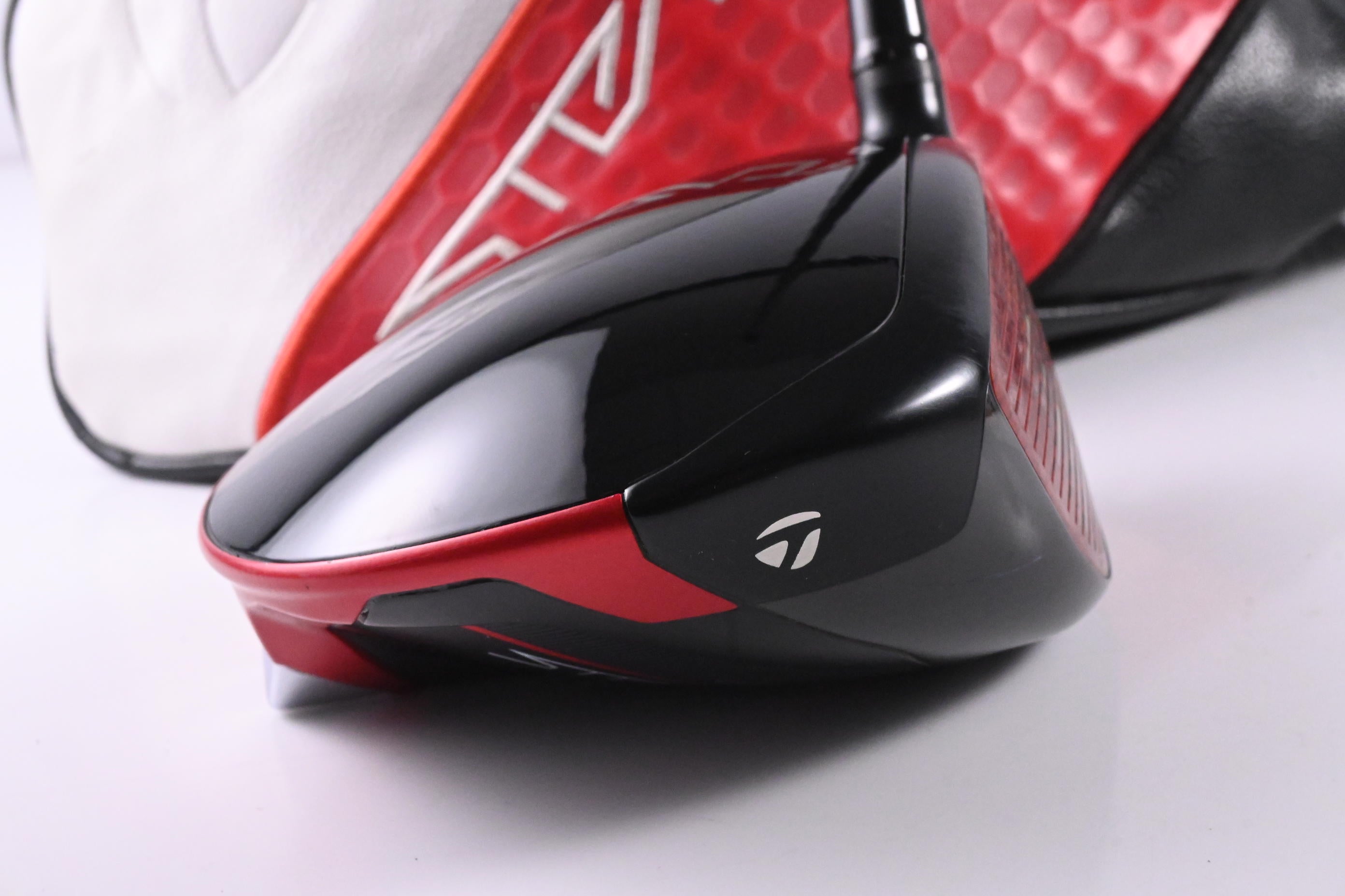 Taylormade Stealth 2 Driver / 10.5 Degree / Stiff Flex Fujikura Atmos Silver 6