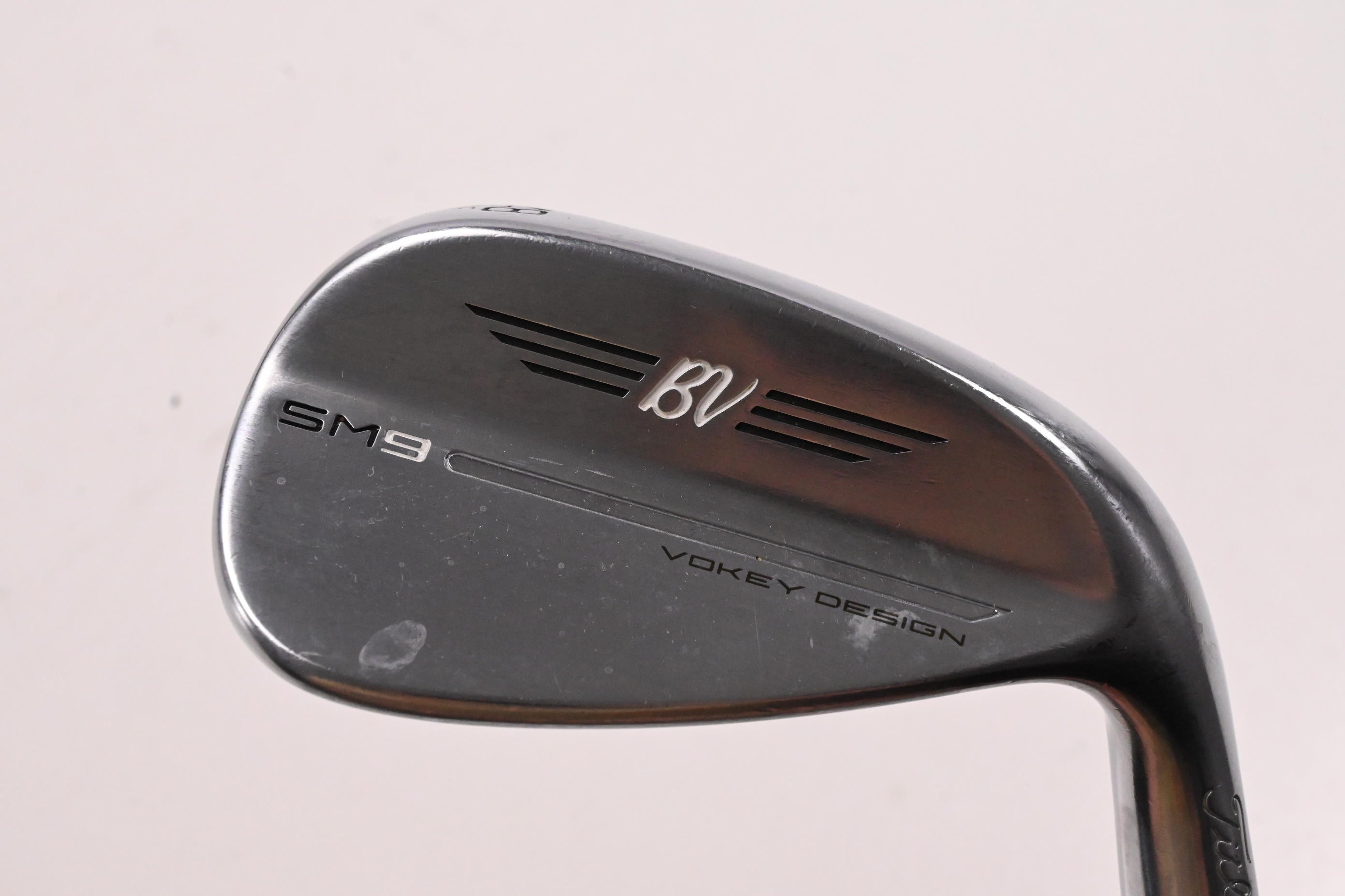 Titleist Vokey SM9 Pitching Wedge / 48 Degree / Regular Flex Dynamic Gold 105 Shaft