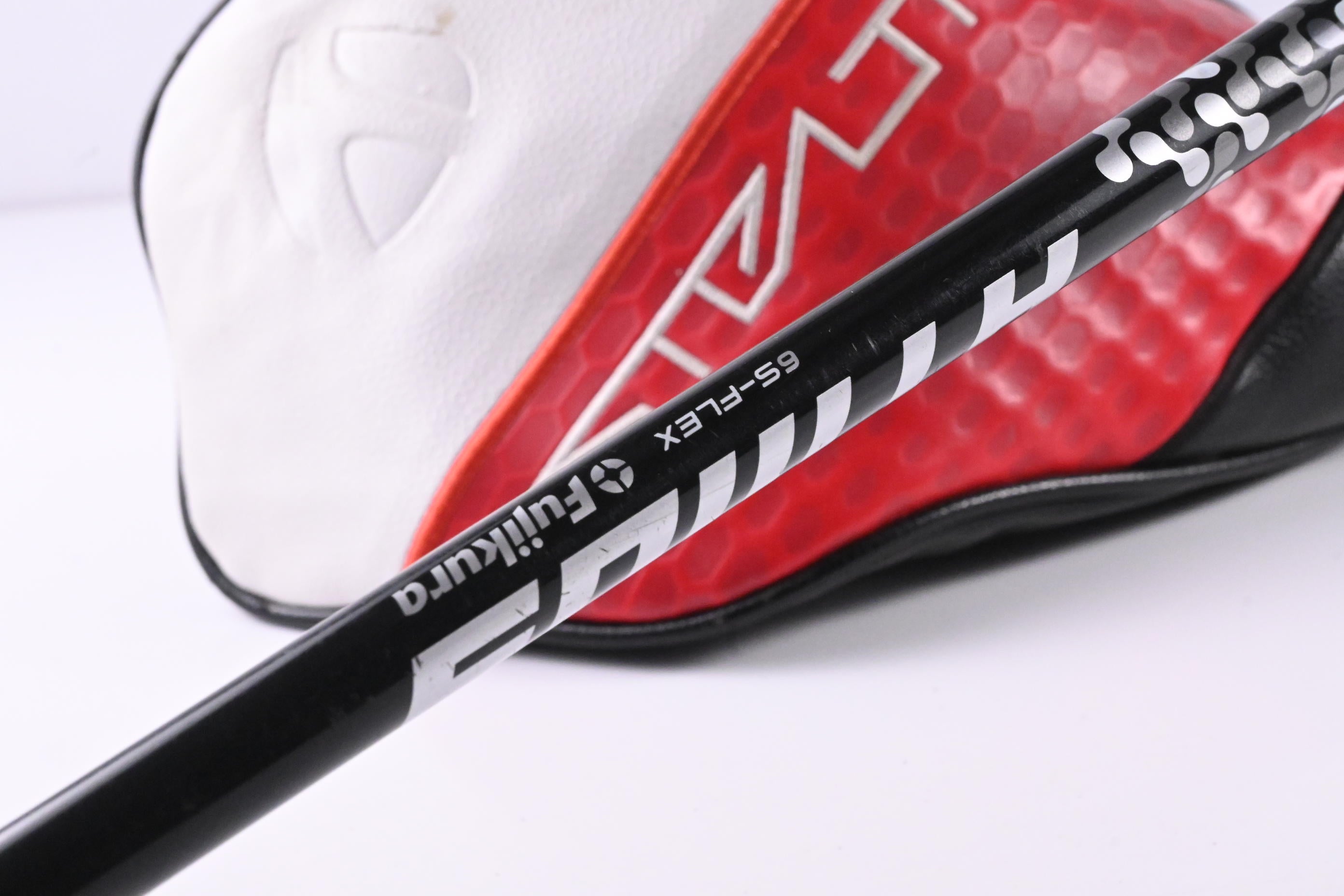 Taylormade Stealth 2 Driver / 10.5 Degree / Stiff Flex Fujikura Atmos Silver 6