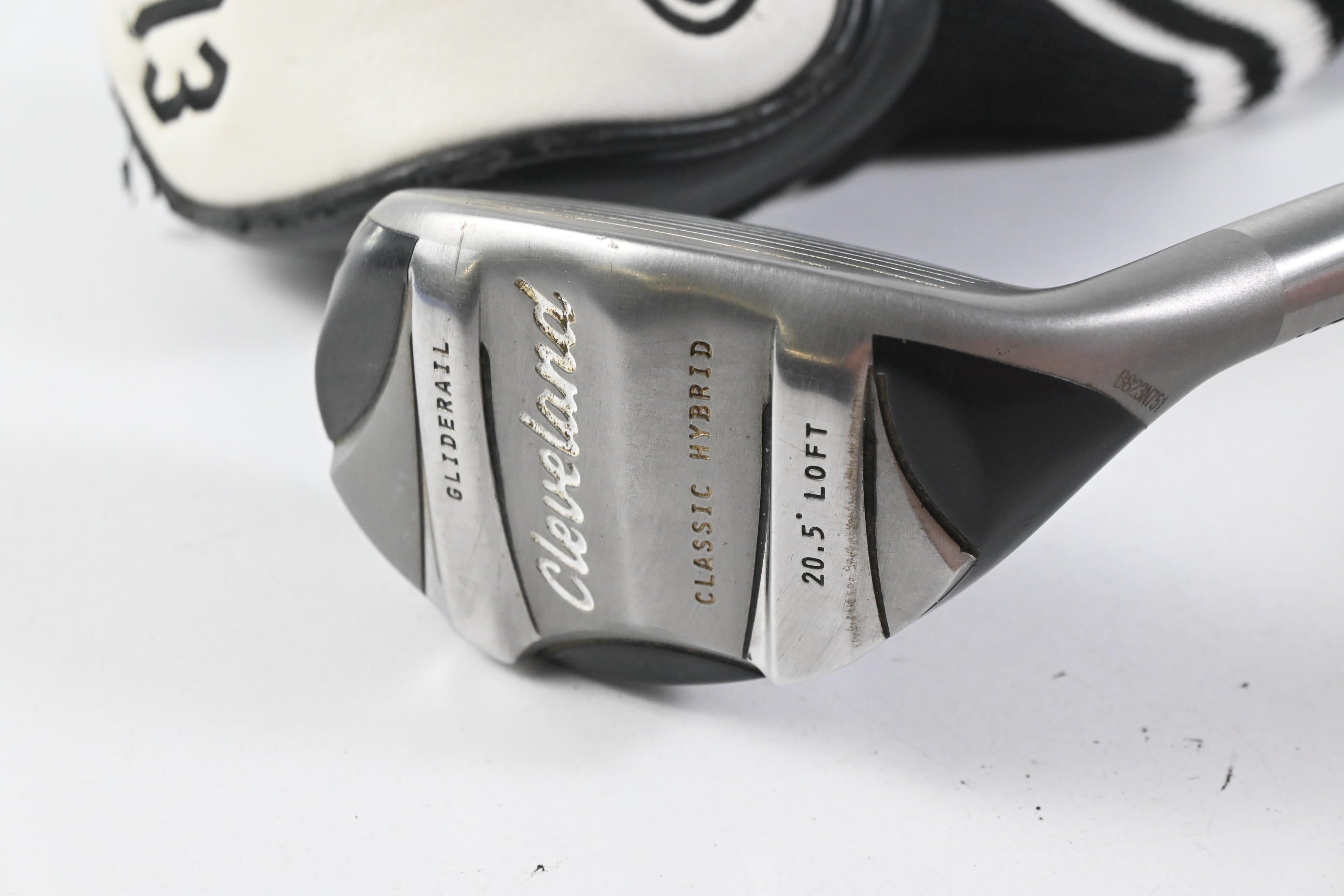 Cleveland 588 Gliderail #3 Hybrid / 20 Degree / Regular Flex XCon-h6 Shaft