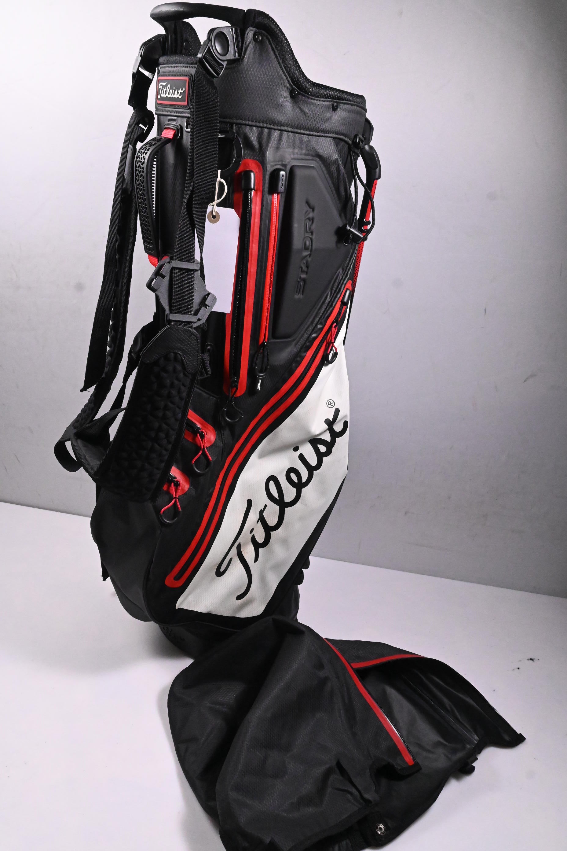Titleist StaDry Stand Bag / 5-Way Divider / Black, White, Red