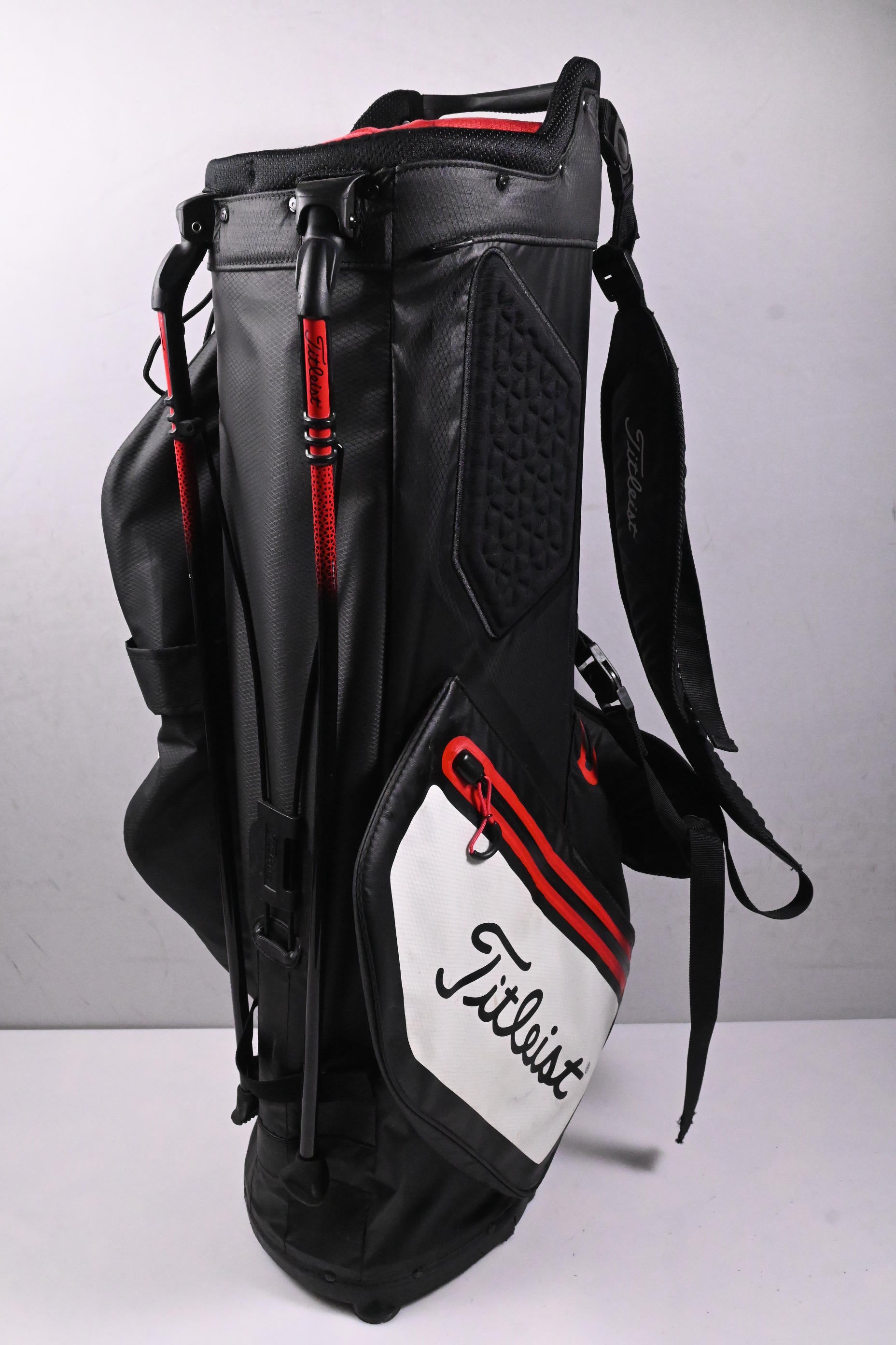 Titleist StaDry Stand Bag / 5-Way Divider / Black, White, Red