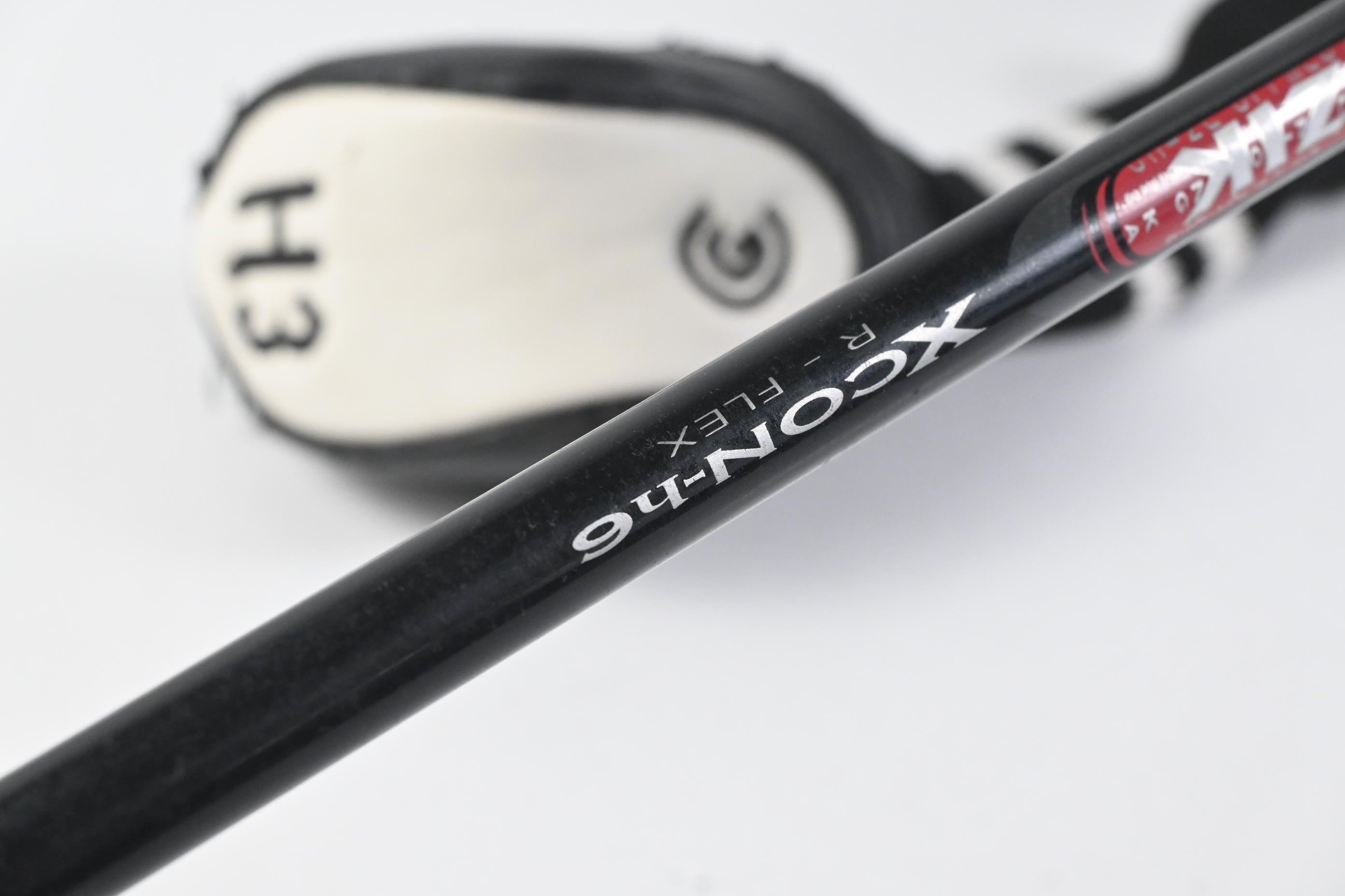 Cleveland 588 Gliderail #3 Hybrid / 20 Degree / Regular Flex XCon-h6 Shaft