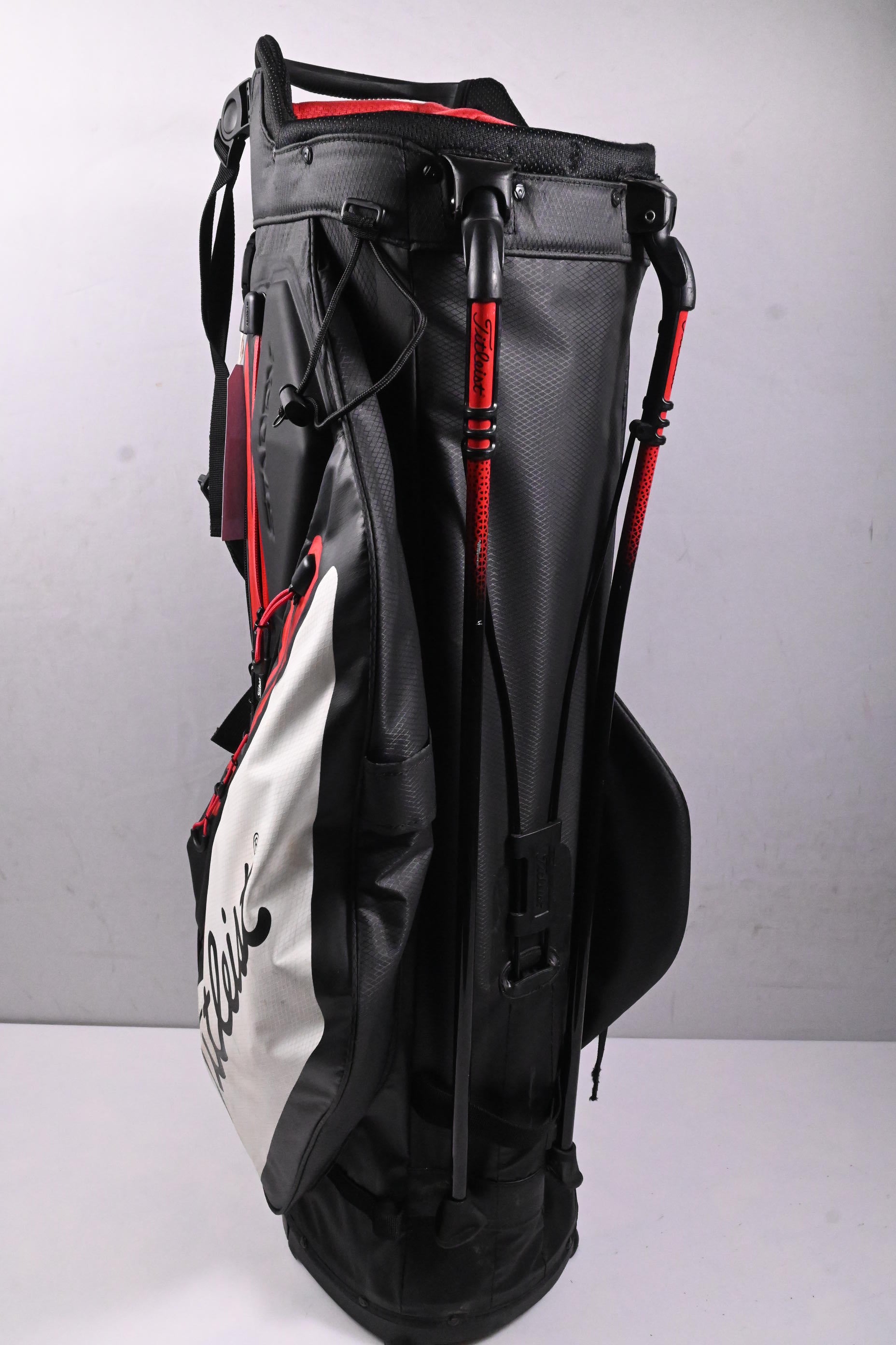 Titleist StaDry Stand Bag / 5-Way Divider / Black, White, Red