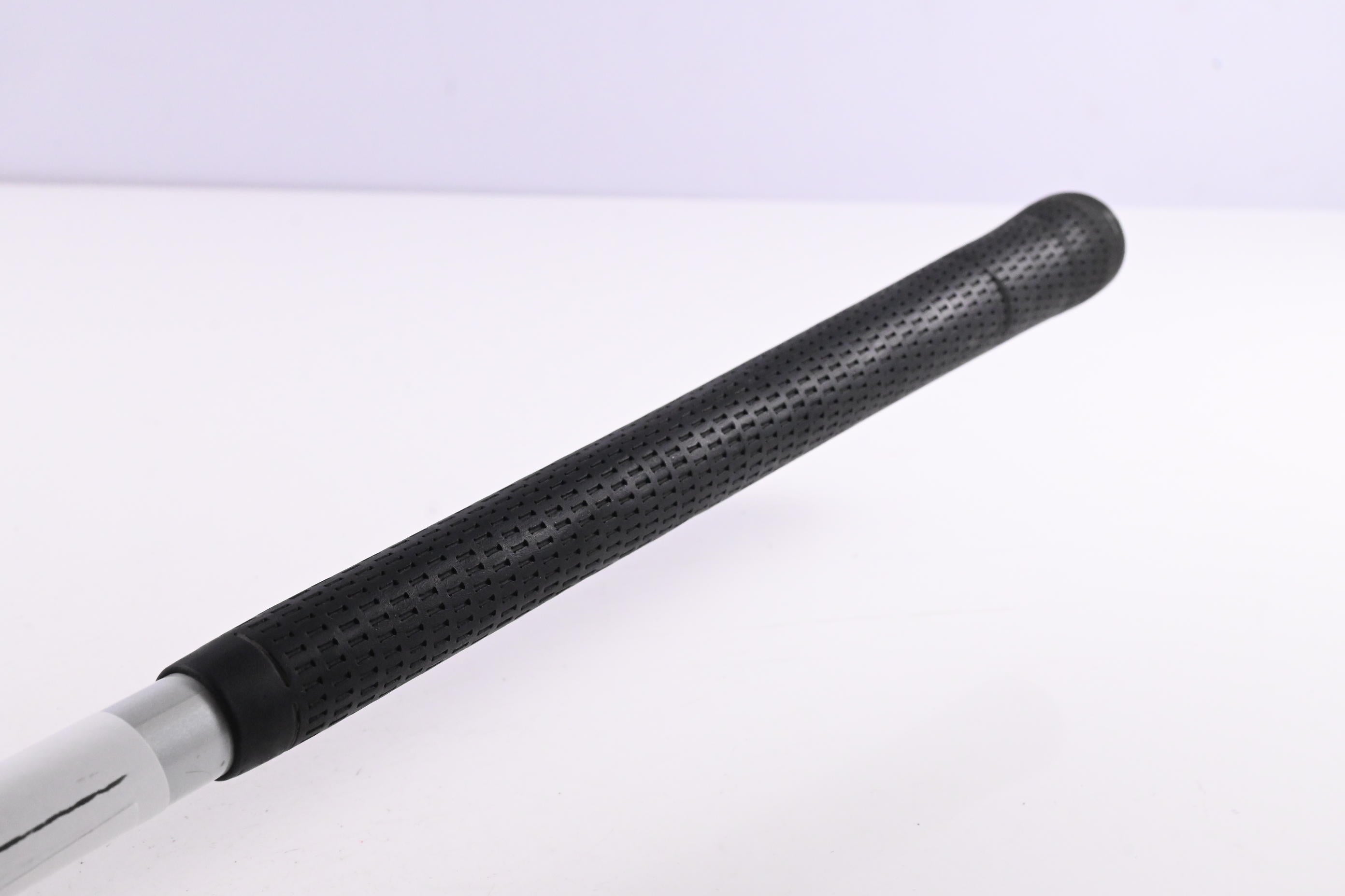 Left Hand Taylormade R9 460 Driver / 9.5 Degree / Stiff Flex Aldila Reax 60