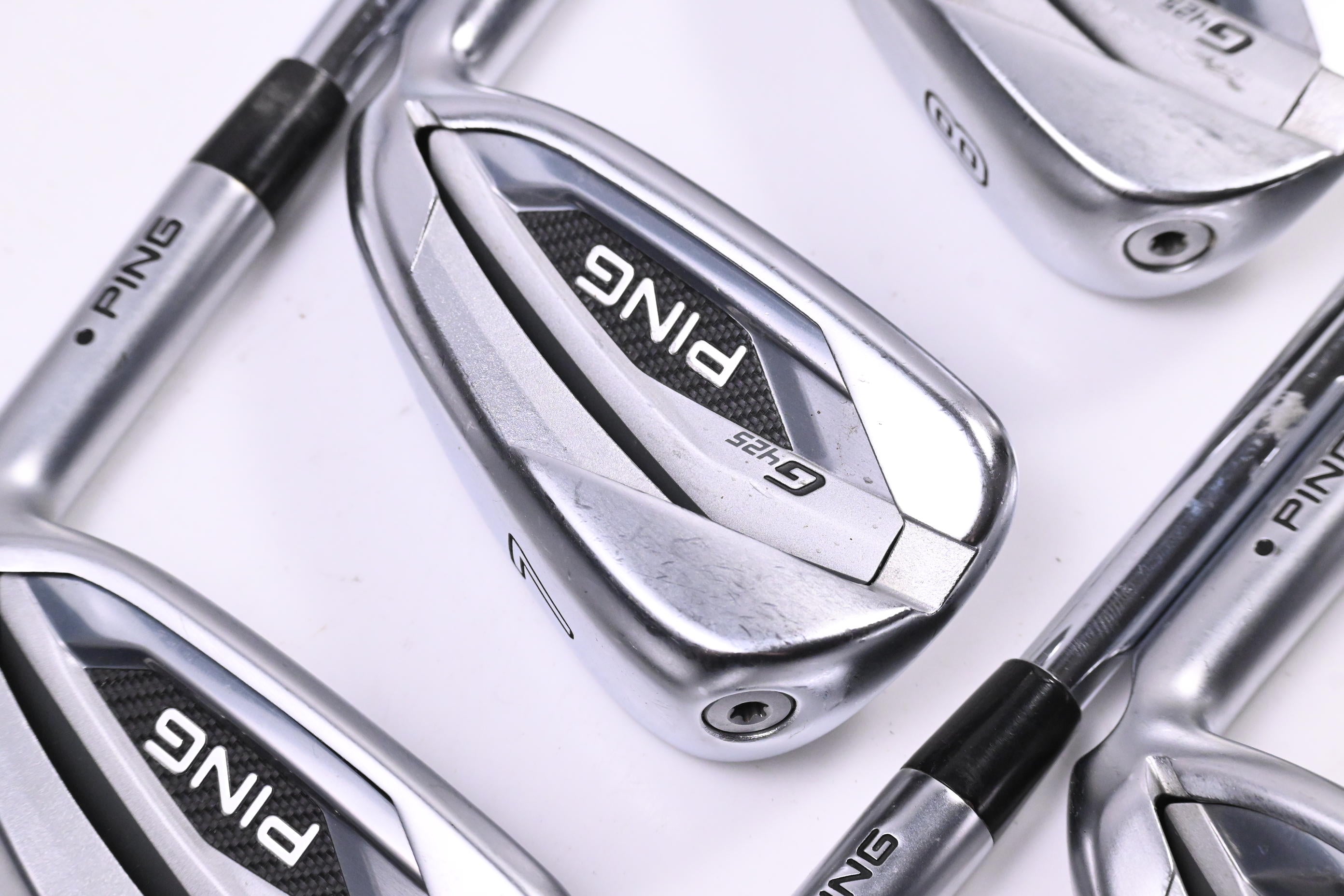 Ping G425 Irons / 6-PW+UW / Black Dot / Regular Flex Ping AWT 2.0 Shafts